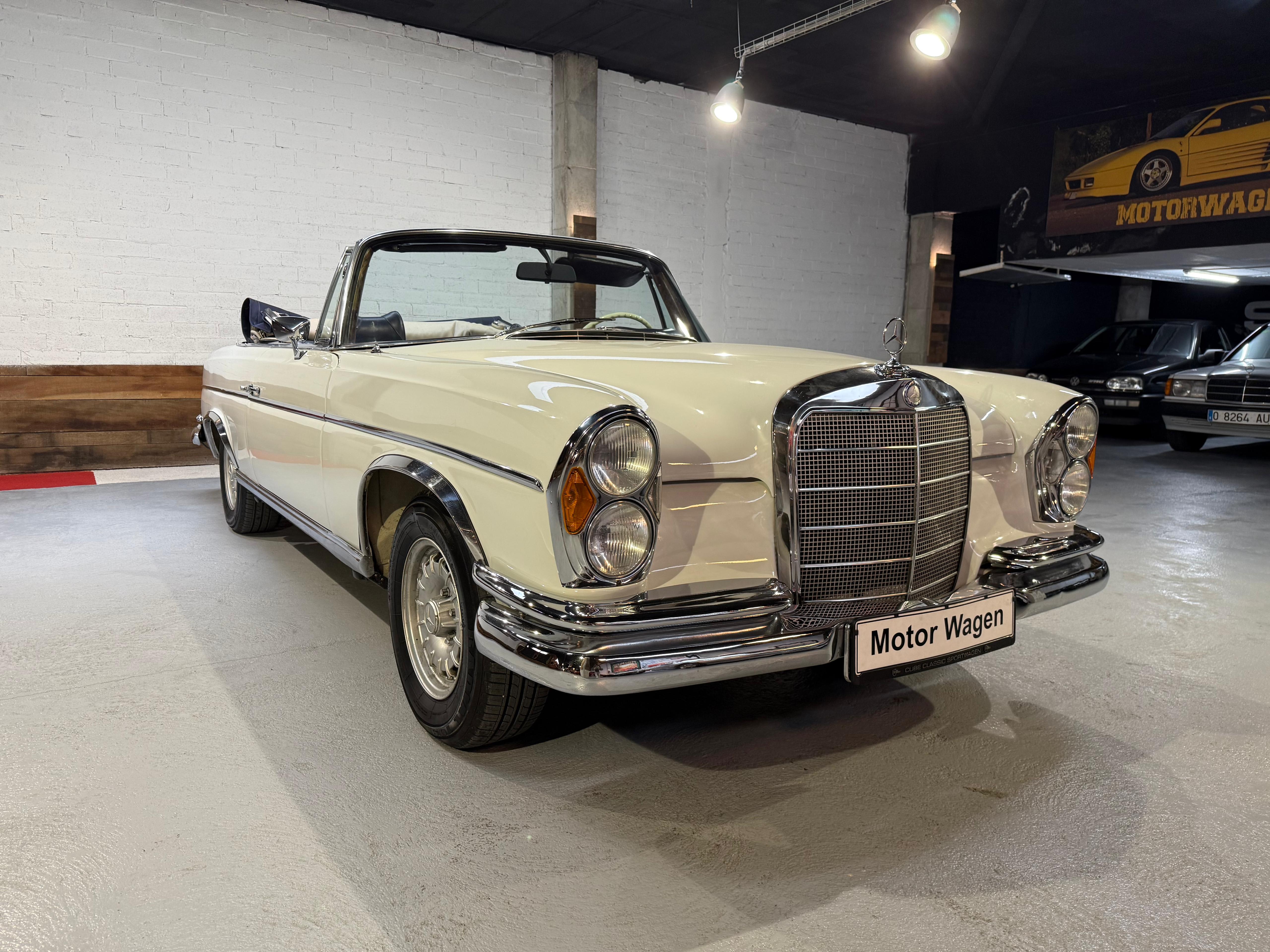 MERCEDES BENZ 280 W114 1968 occasion extérieur (2)