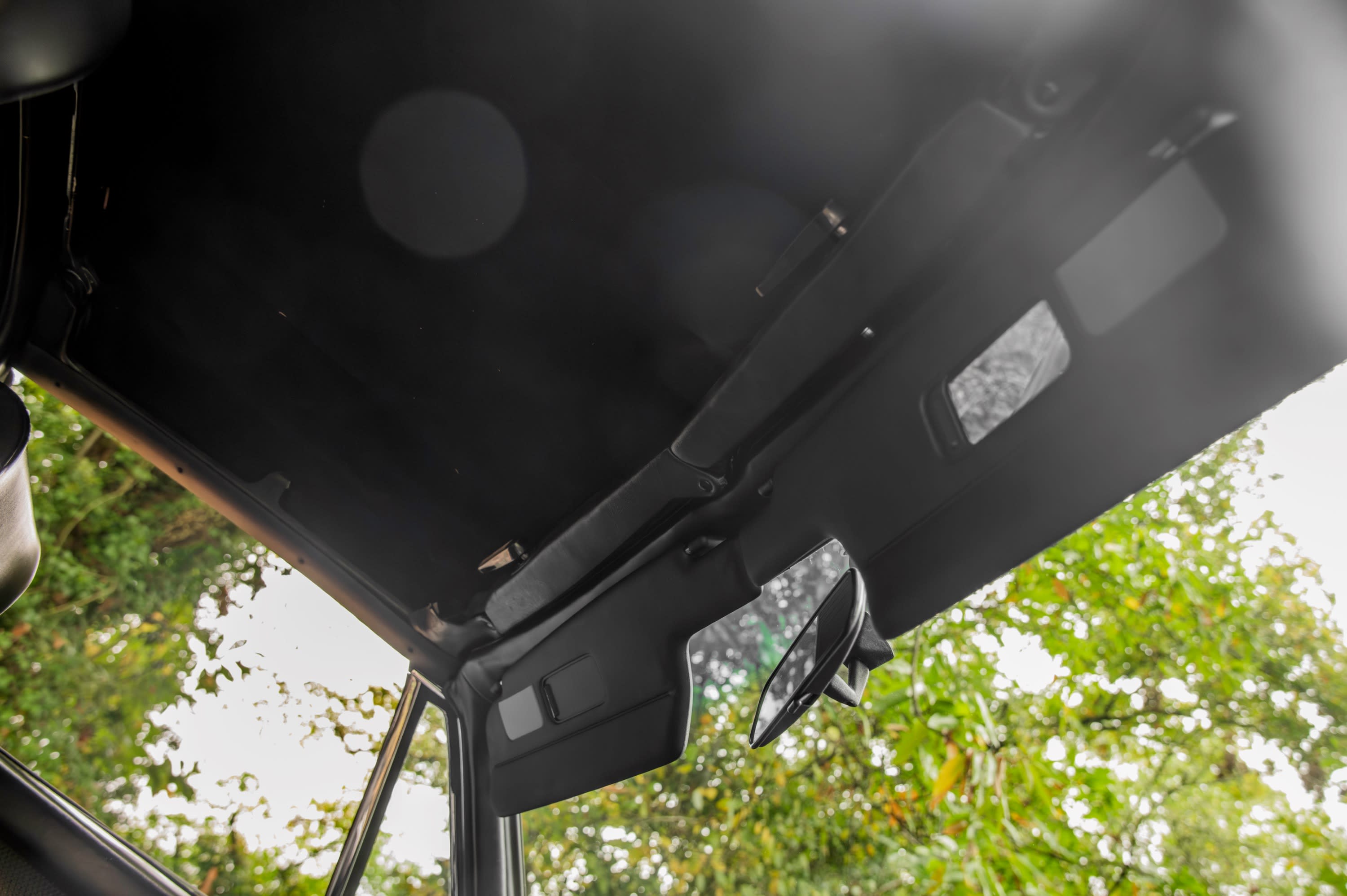 PORSCHE 911 2.2 S Targa 1970 used interior (1)