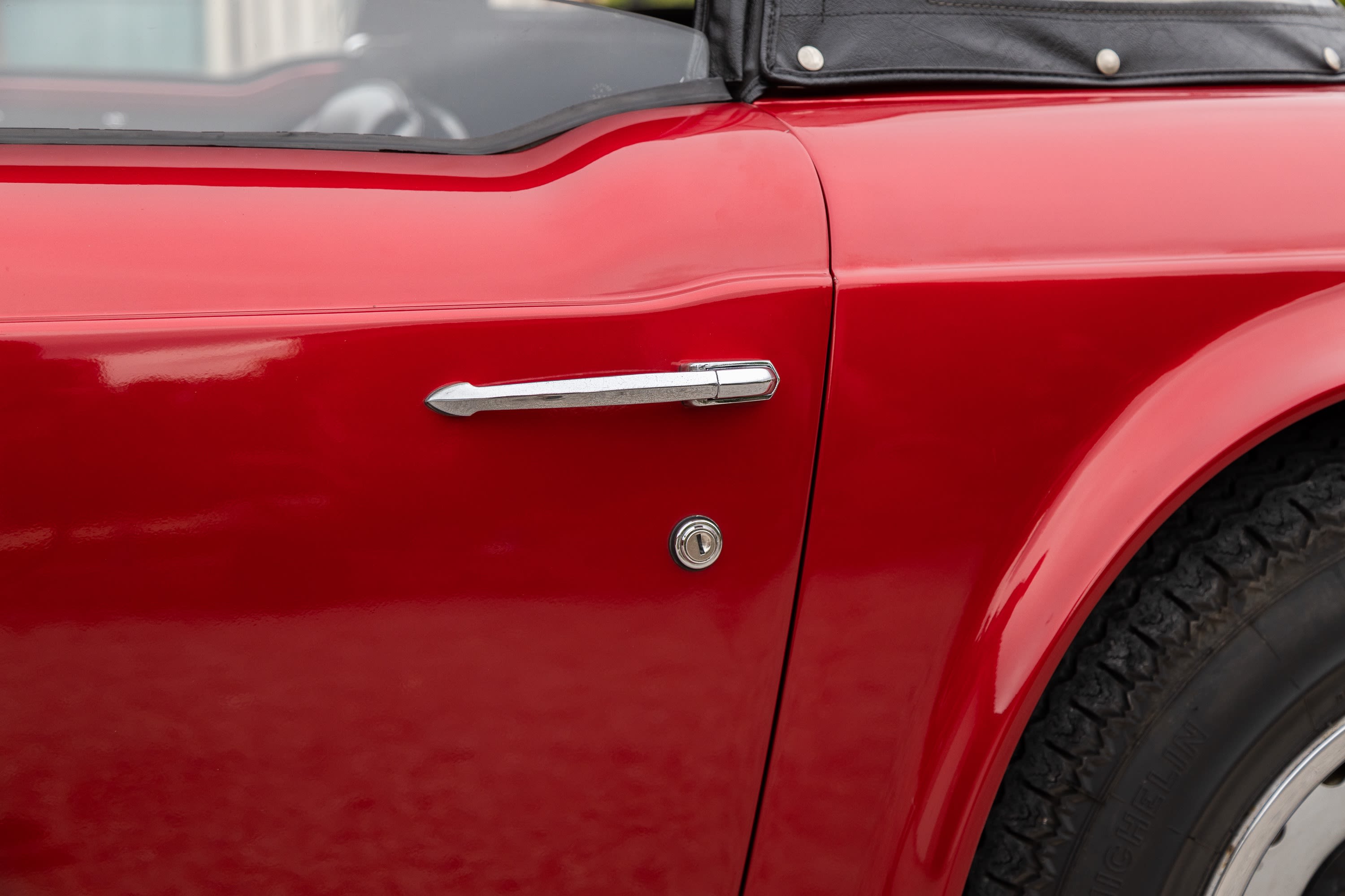 TRIUMPH Tr6   1969 used video (1)