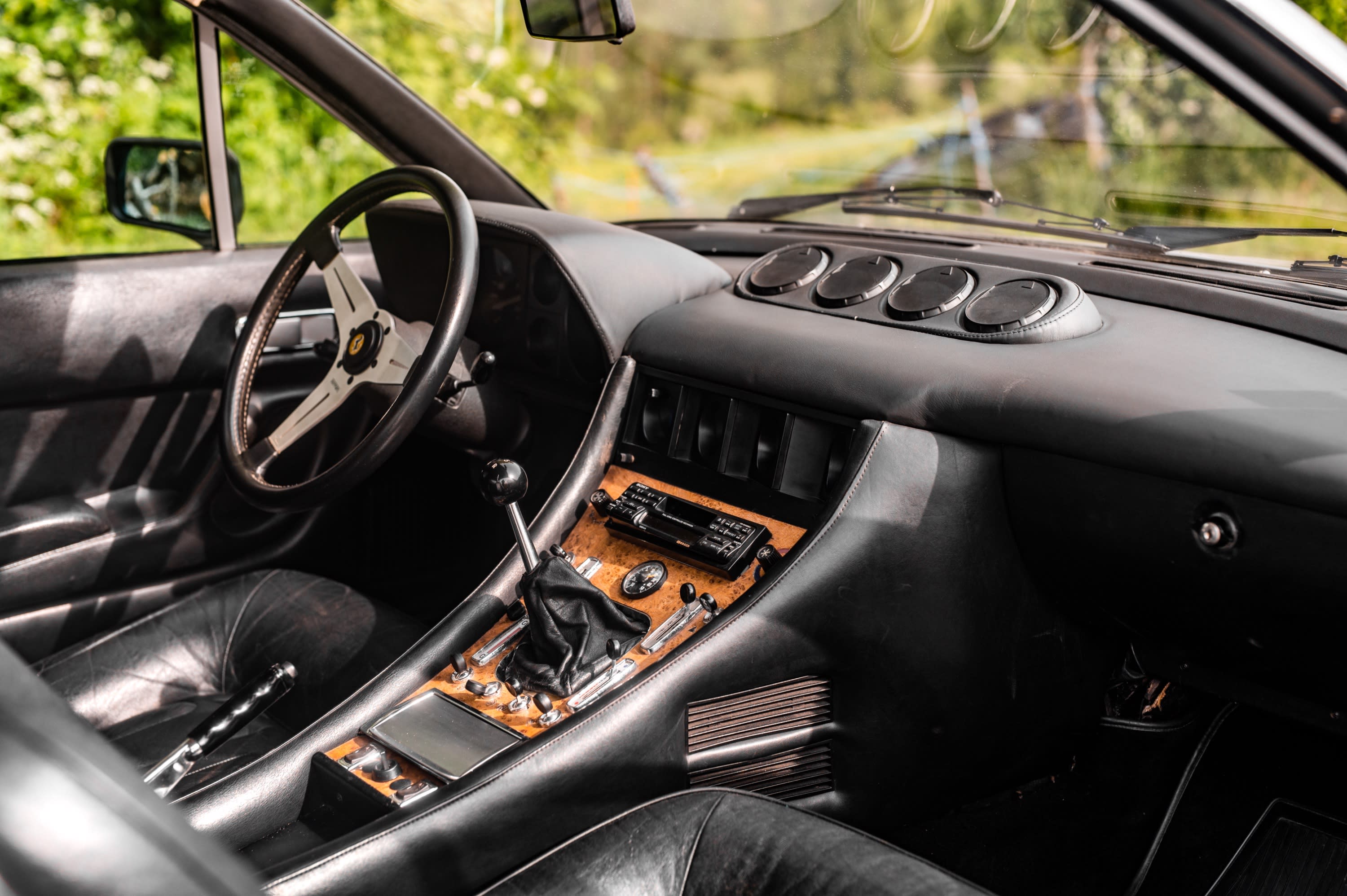 FERRARI 400 I 1980 used interior (1)