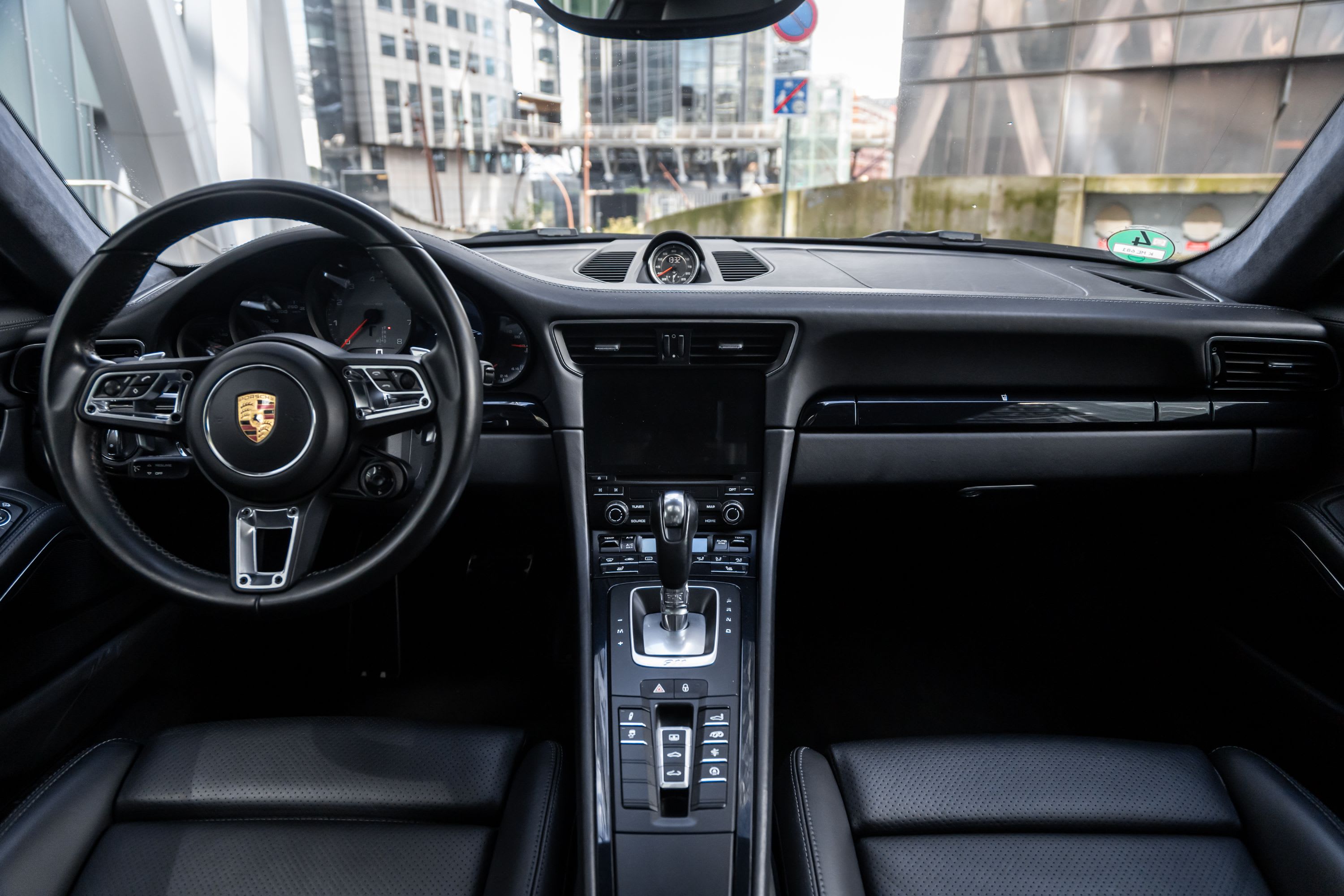 PORSCHE 911 991.2 Carrera 4s 2016 used interior (1)