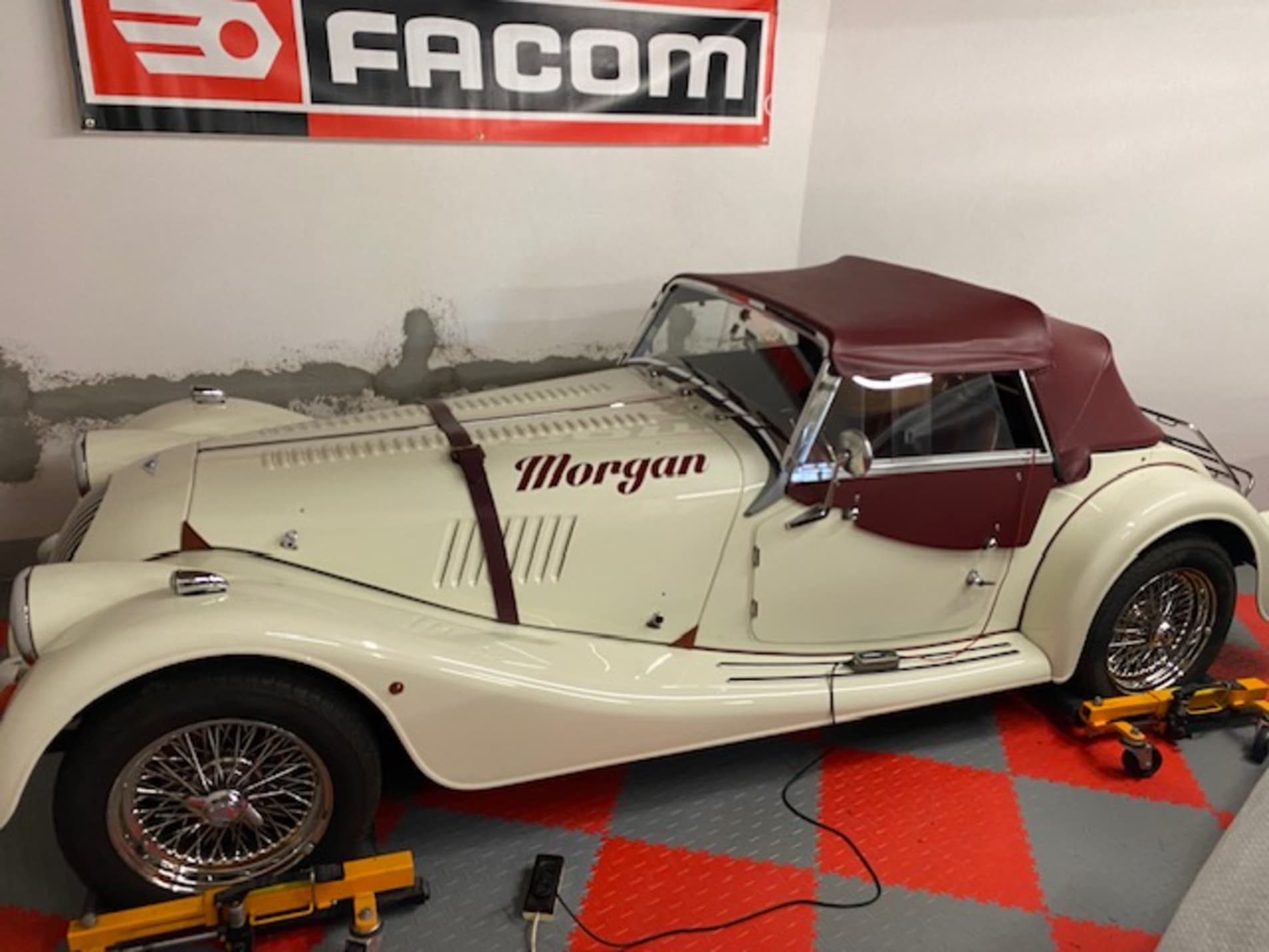 MORGAN Plus 4 flat-rad 2011