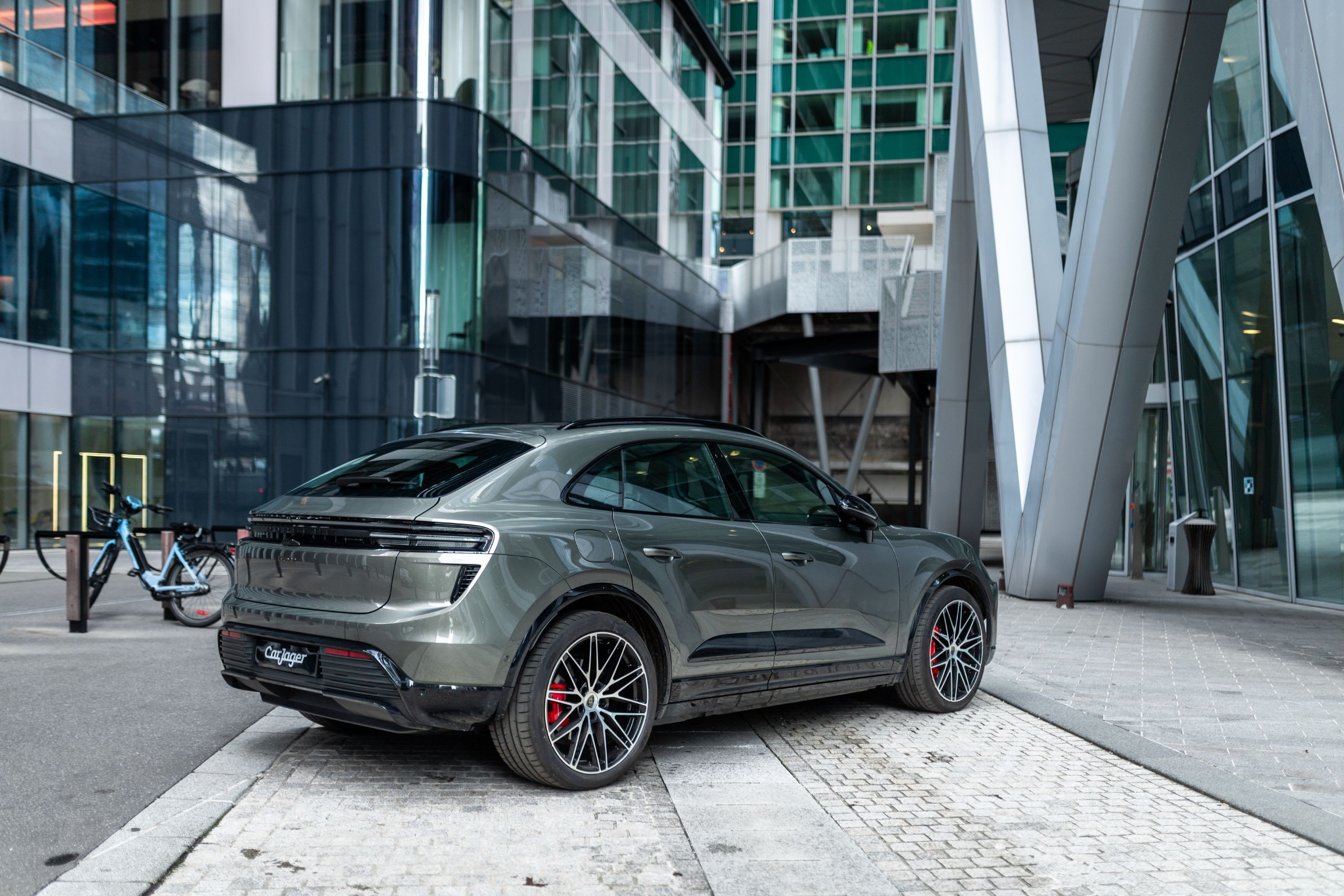 Porsche Macan Turbo Electric