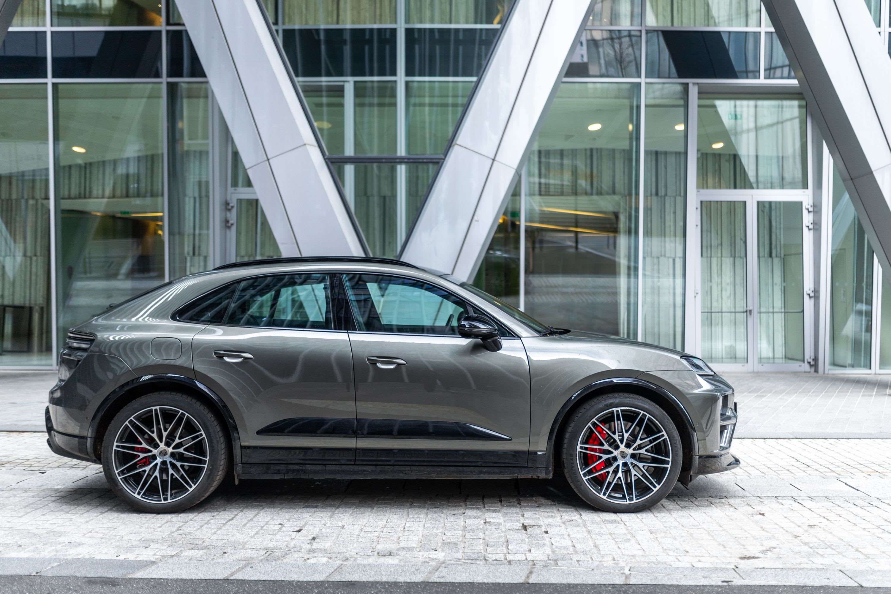 PORSCHE Macan Turbo Electric 2024 occasion extérieur (2)