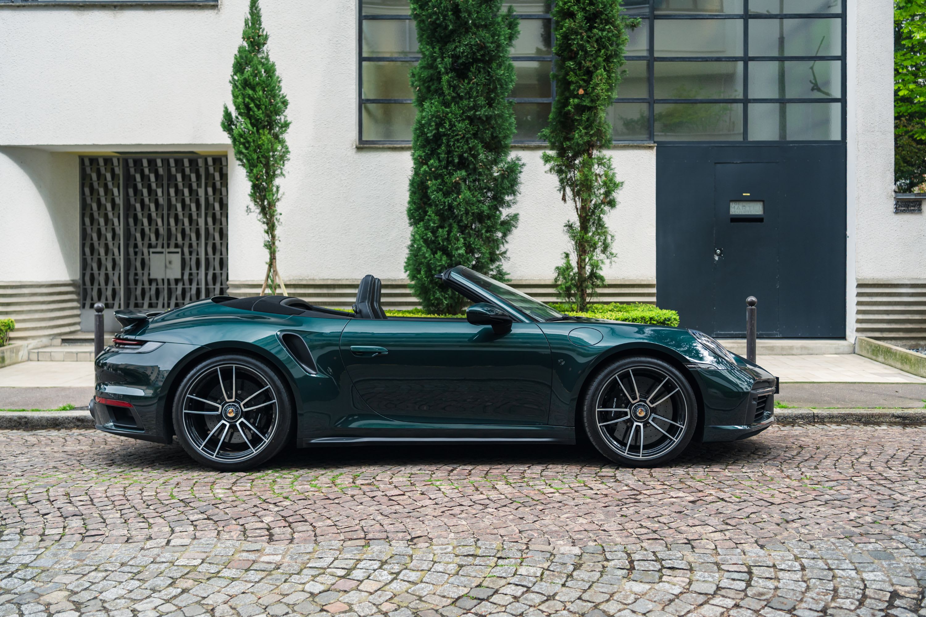 PORSCHE 911 992.1 Turbo S Cabriolet Pts Forest Green 2021 occasion extérieur (2)