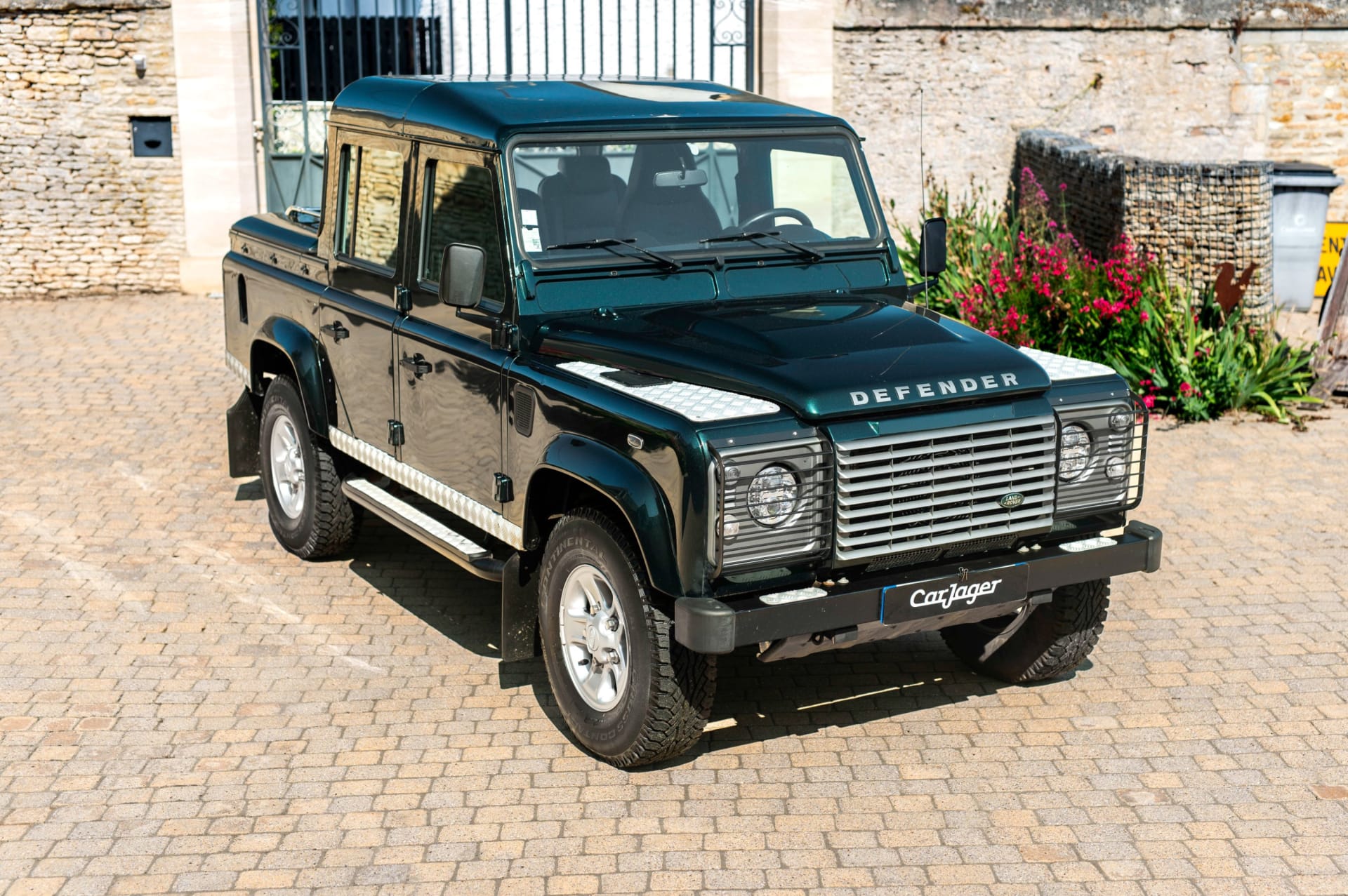 Land Rover Defender 110 Crew Cab Pick-up