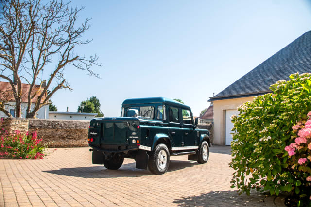 Land Rover Defender 110 Crew Cab Pick-up