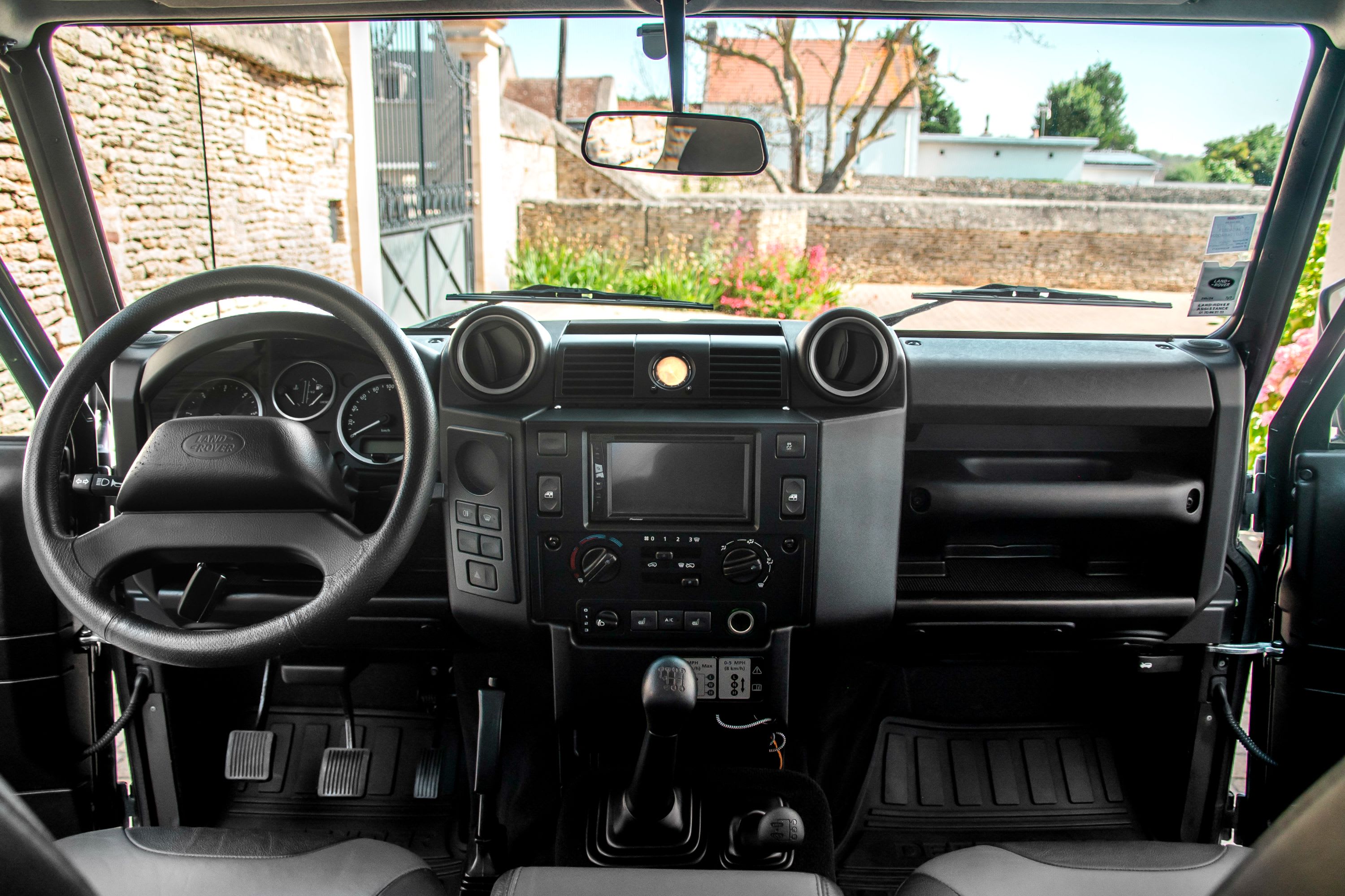 LAND ROVER Defender 110 Crew Cab Pick-up 2015 occasion intérieur (1)