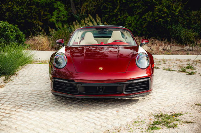 Porsche 911 992 Targa 4s Heritage Edition