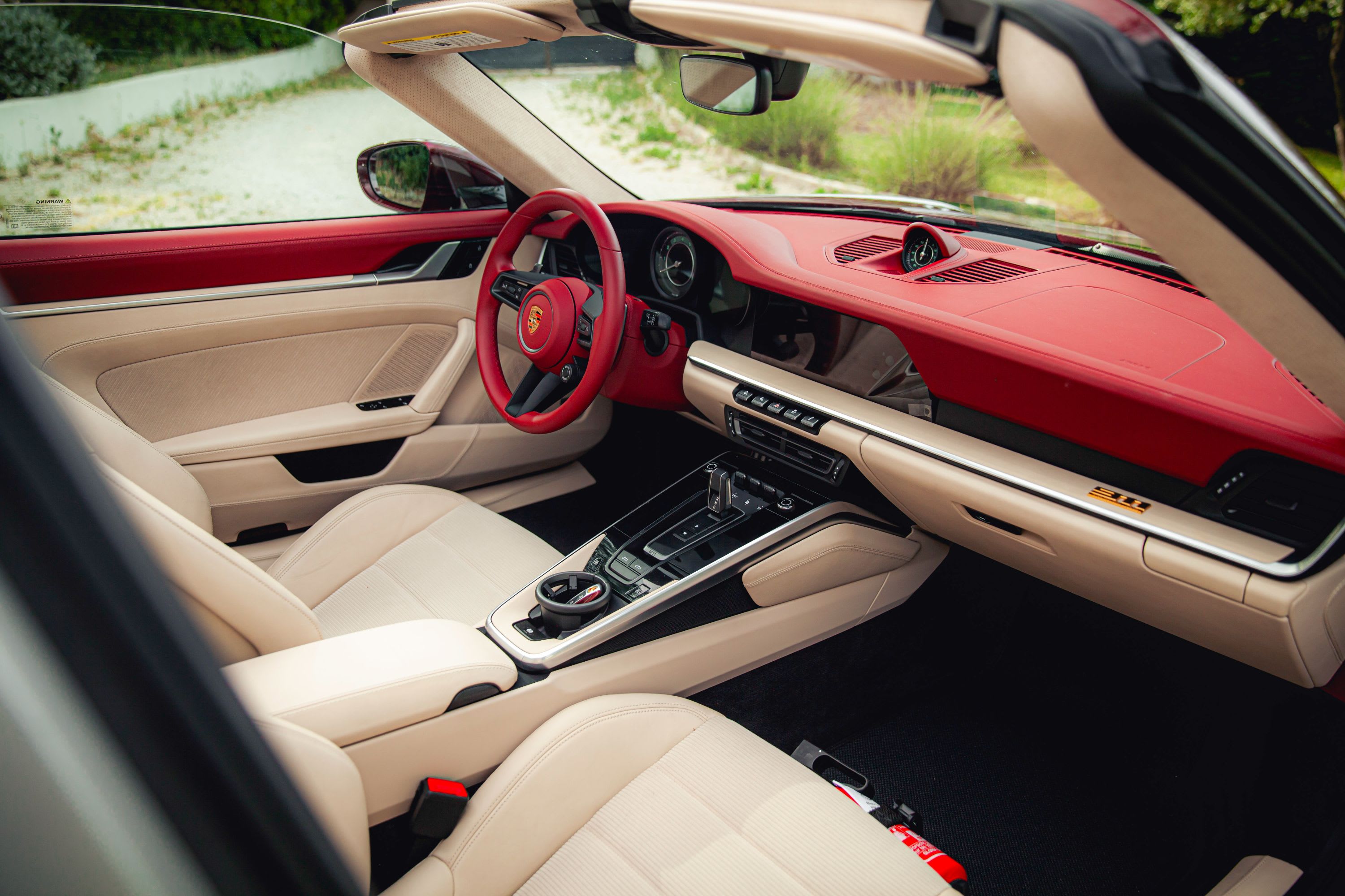 PORSCHE 911 992.1 Targa 4s Heritage 2021 used interior (1)