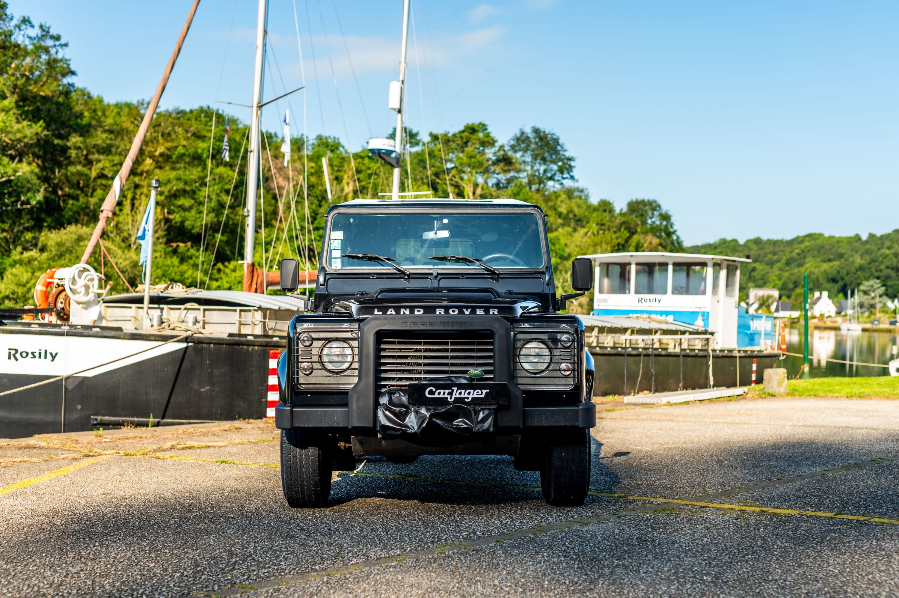 Land Rover Defender 110