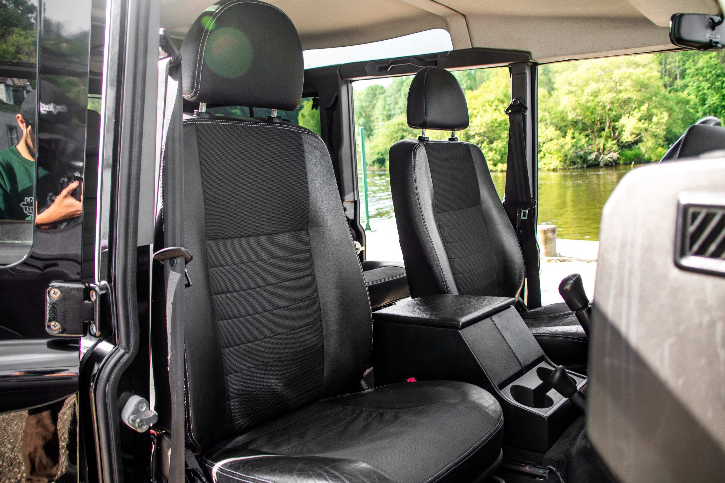 LAND ROVER Defender 110 2007 used interior (1)