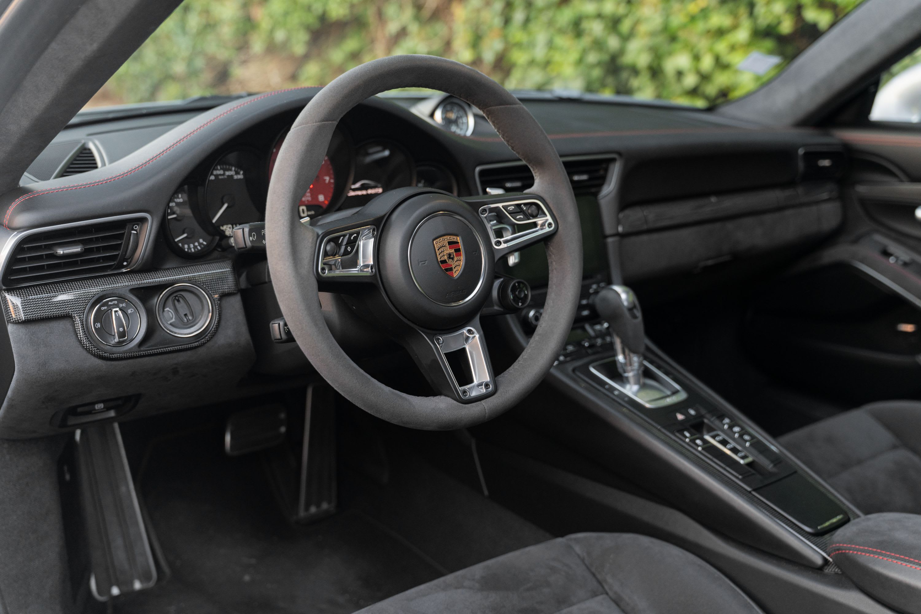 PORSCHE 911 991.2 Carrera 4 Gts 2017 occasion intérieur (1)