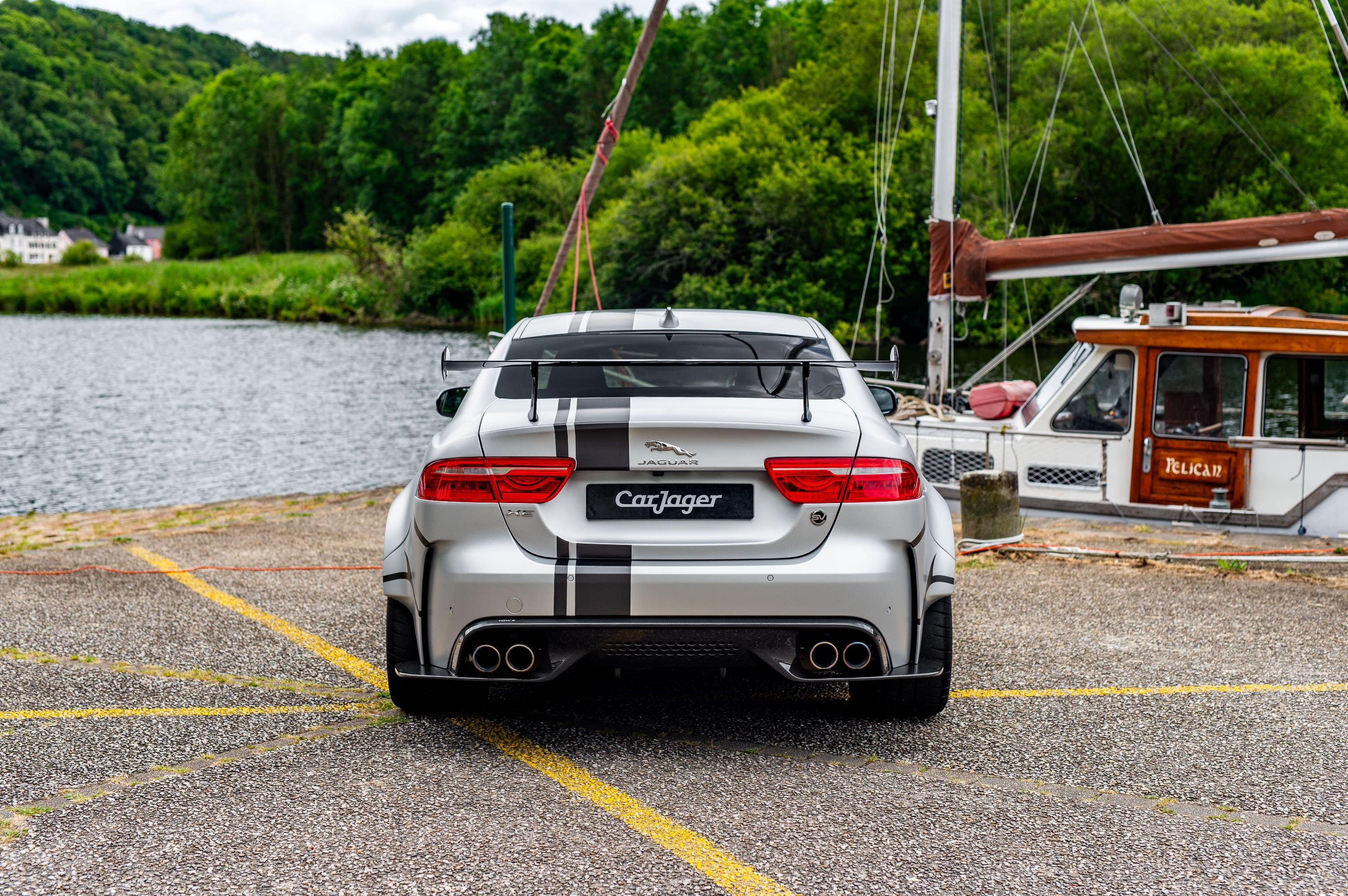 JAGUAR Xe Sv Project 8 2018 occasion vidéo (1)