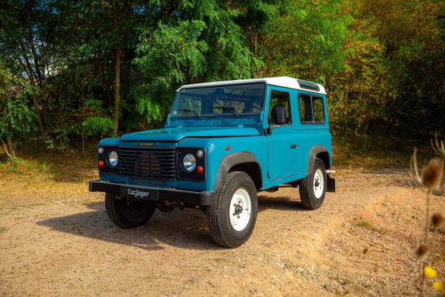 Land Rover Defender 90