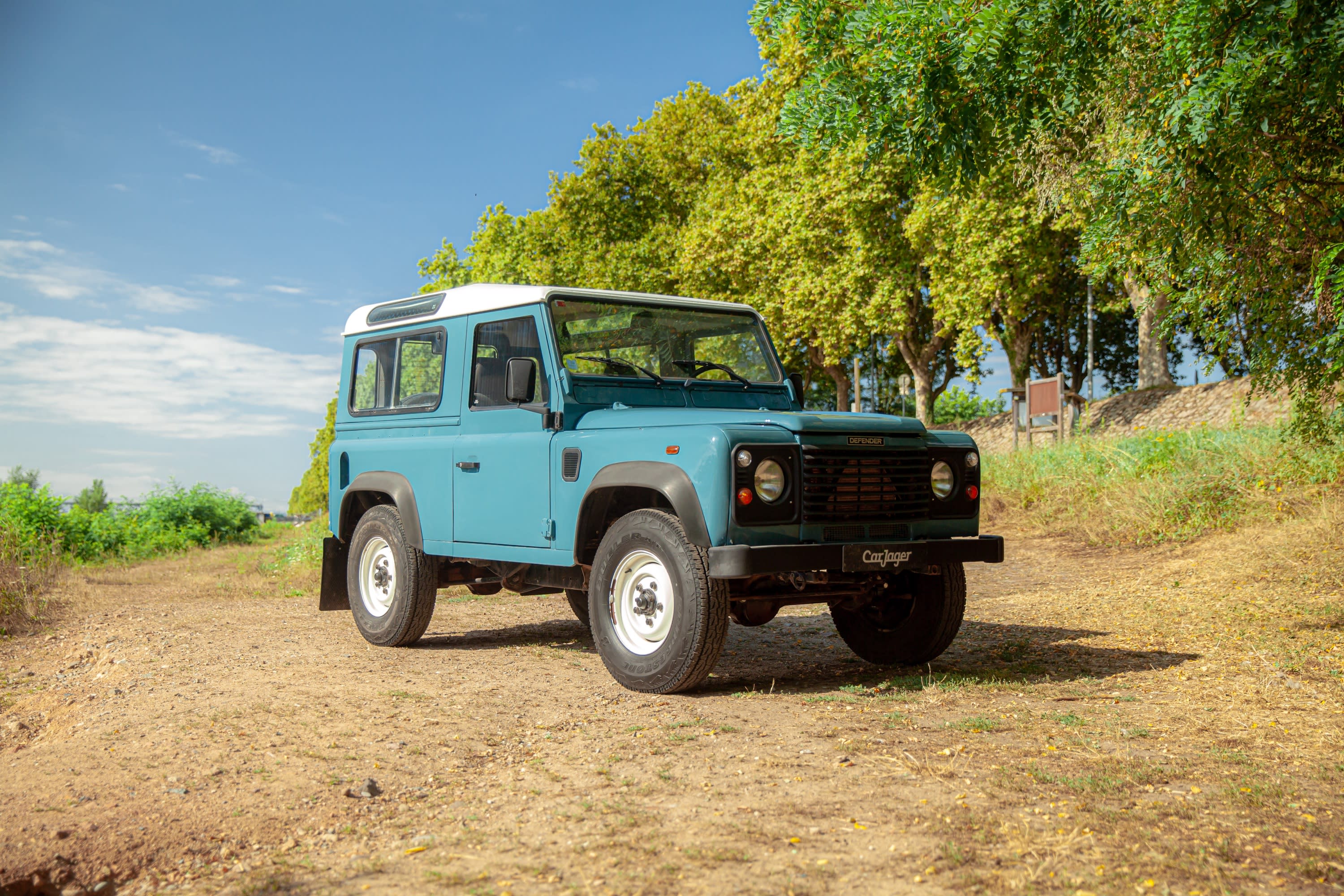 Land Rover Defender 90