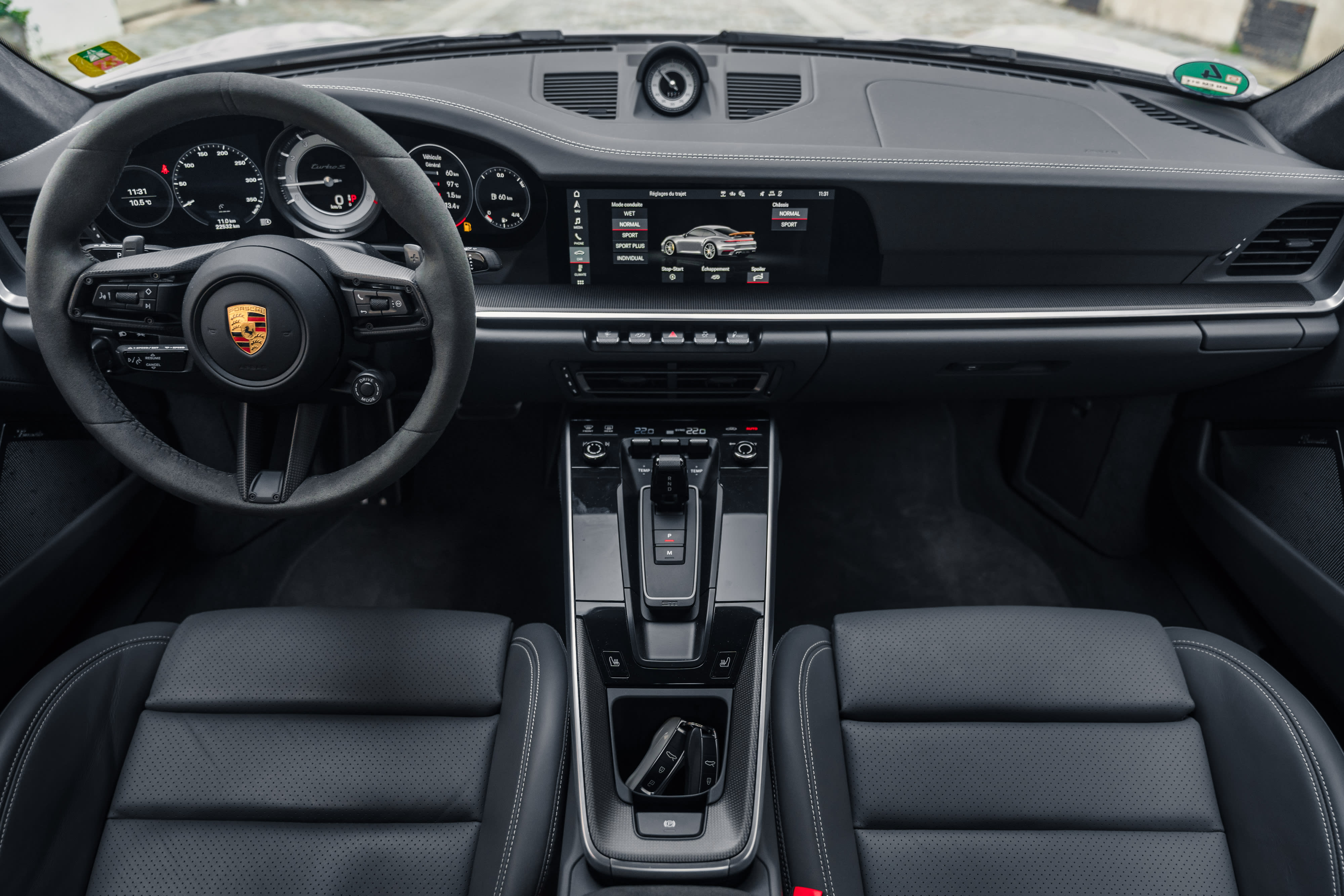 PORSCHE 911 992.1 Turbo S 2021 used interior (1)