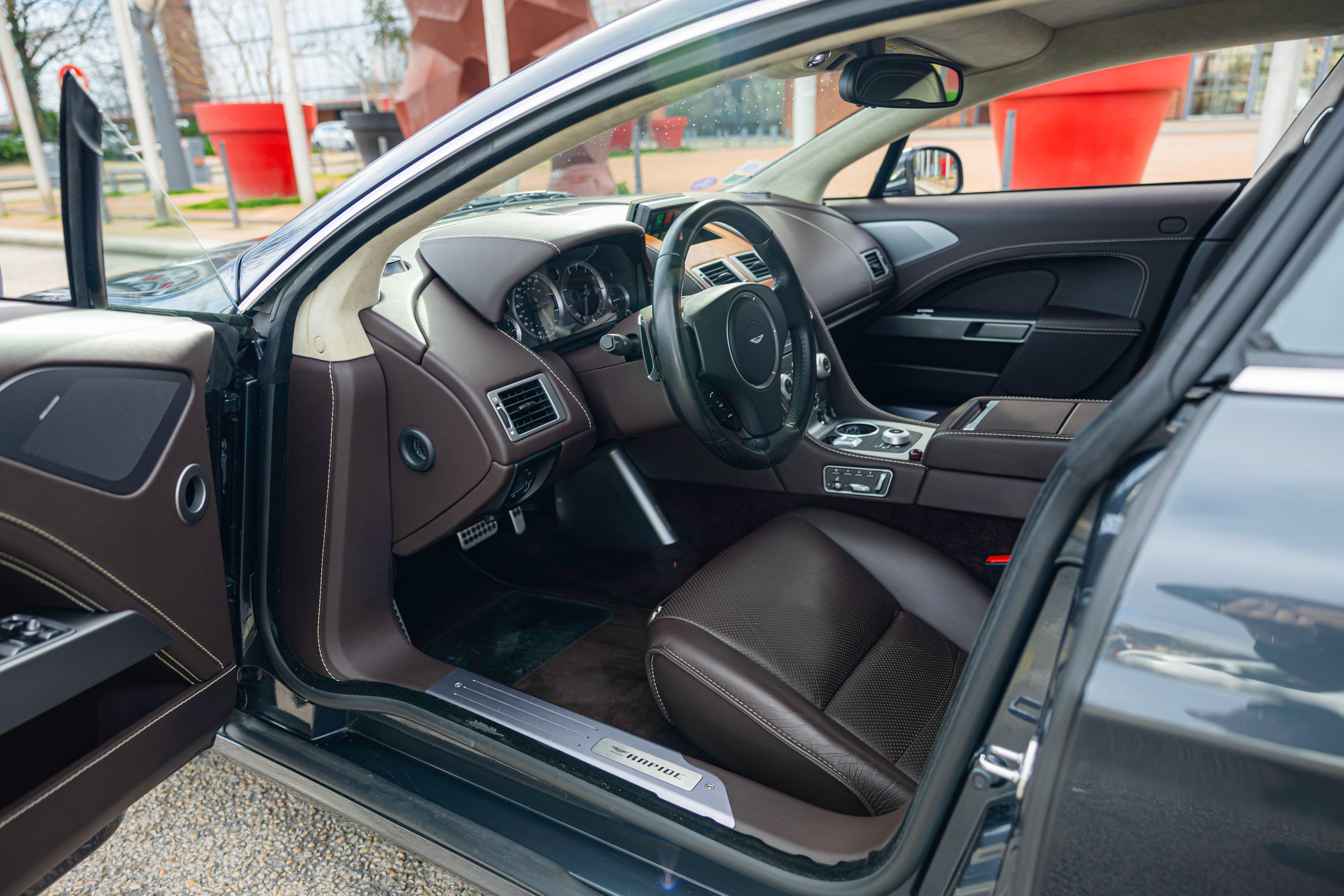 ASTON MARTIN Rapide 2010 used interior (1)