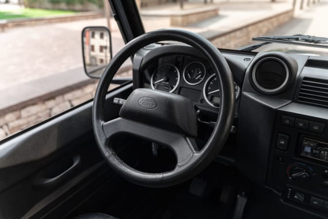 Land Rover Defender I 1990-2016 3-door