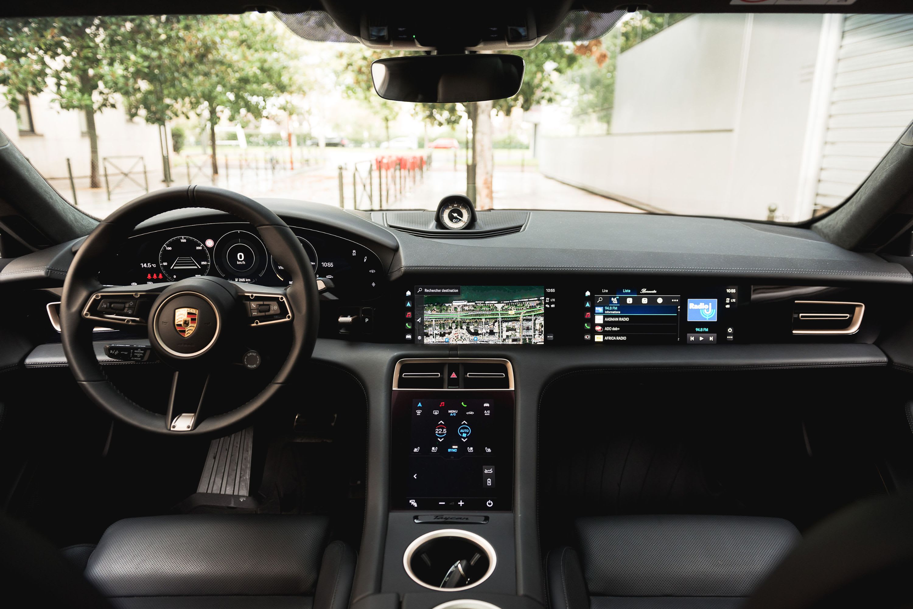 PORSCHE Taycan Turbo S 2022 used interior (1)