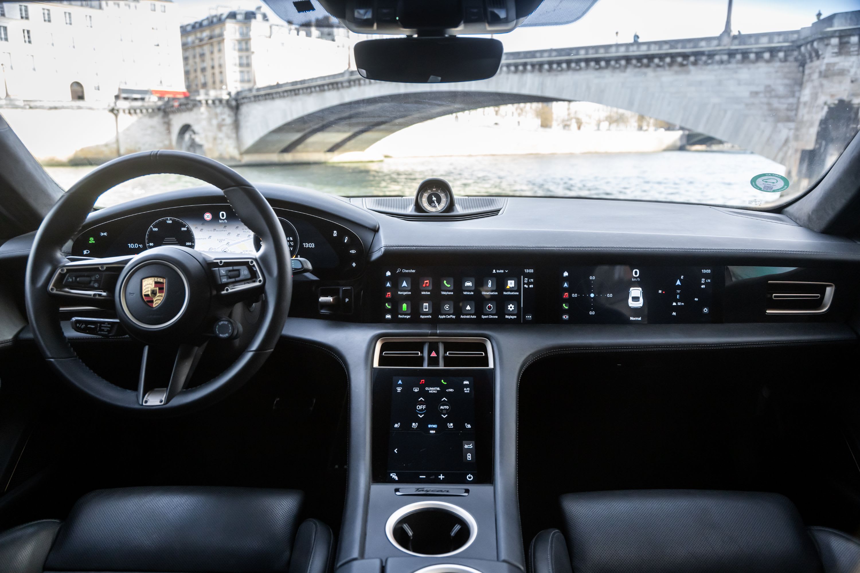 PORSCHE Taycan Turbo S 2022 used interior (1)