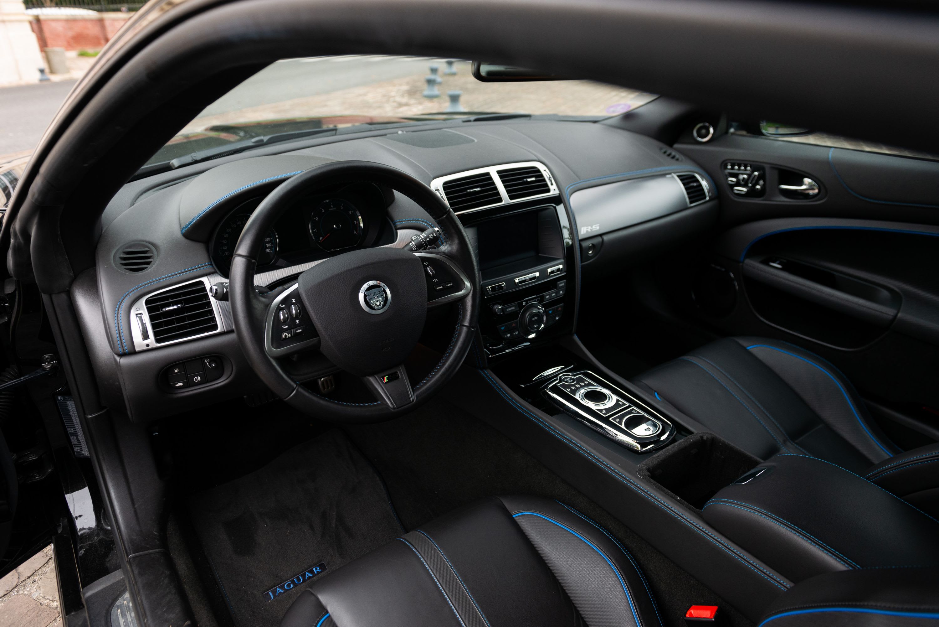 JAGUAR Xkr   2012 occasion intérieur (1)