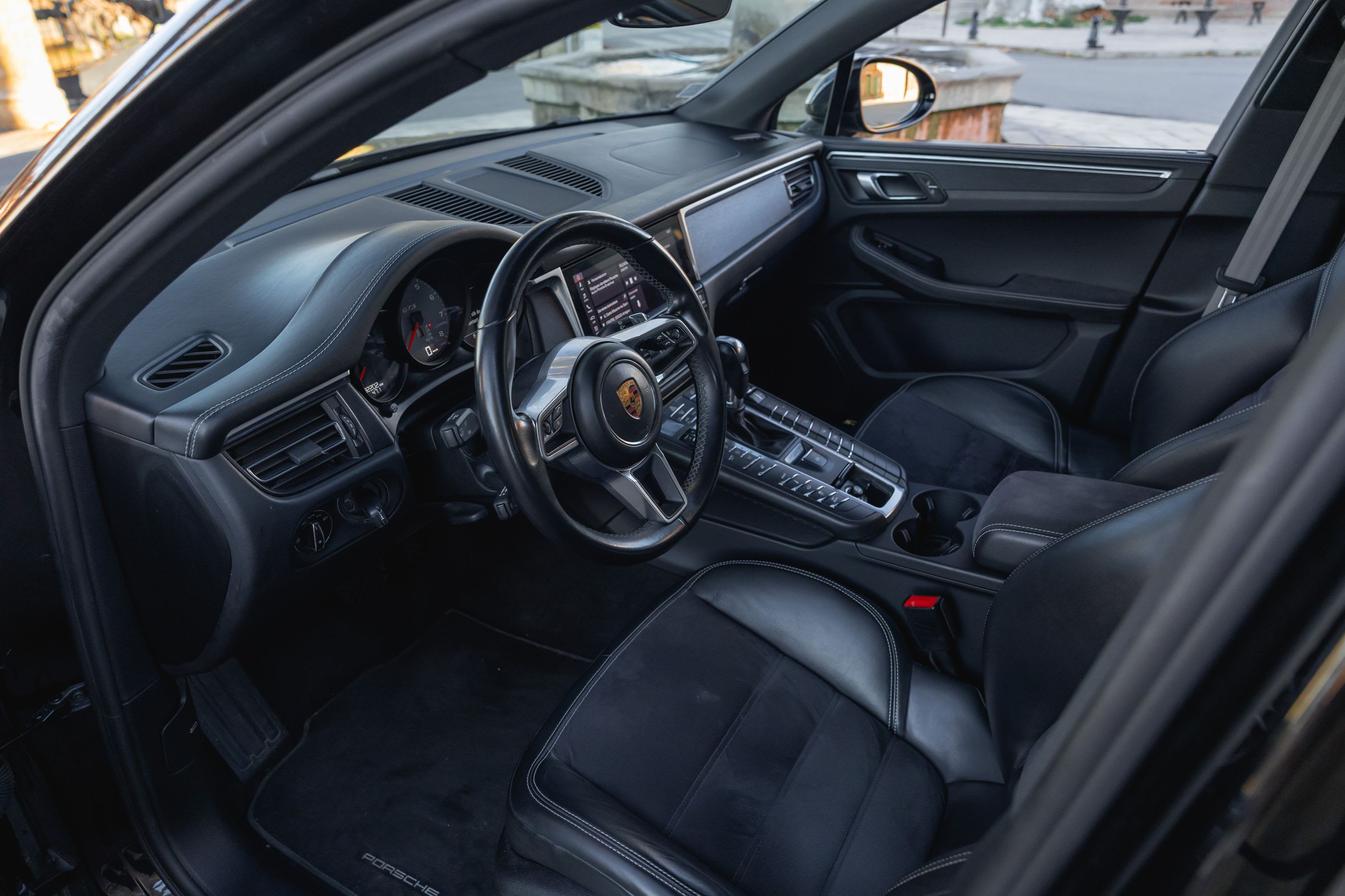 PORSCHE Macan Gts 2020 used interior (1)