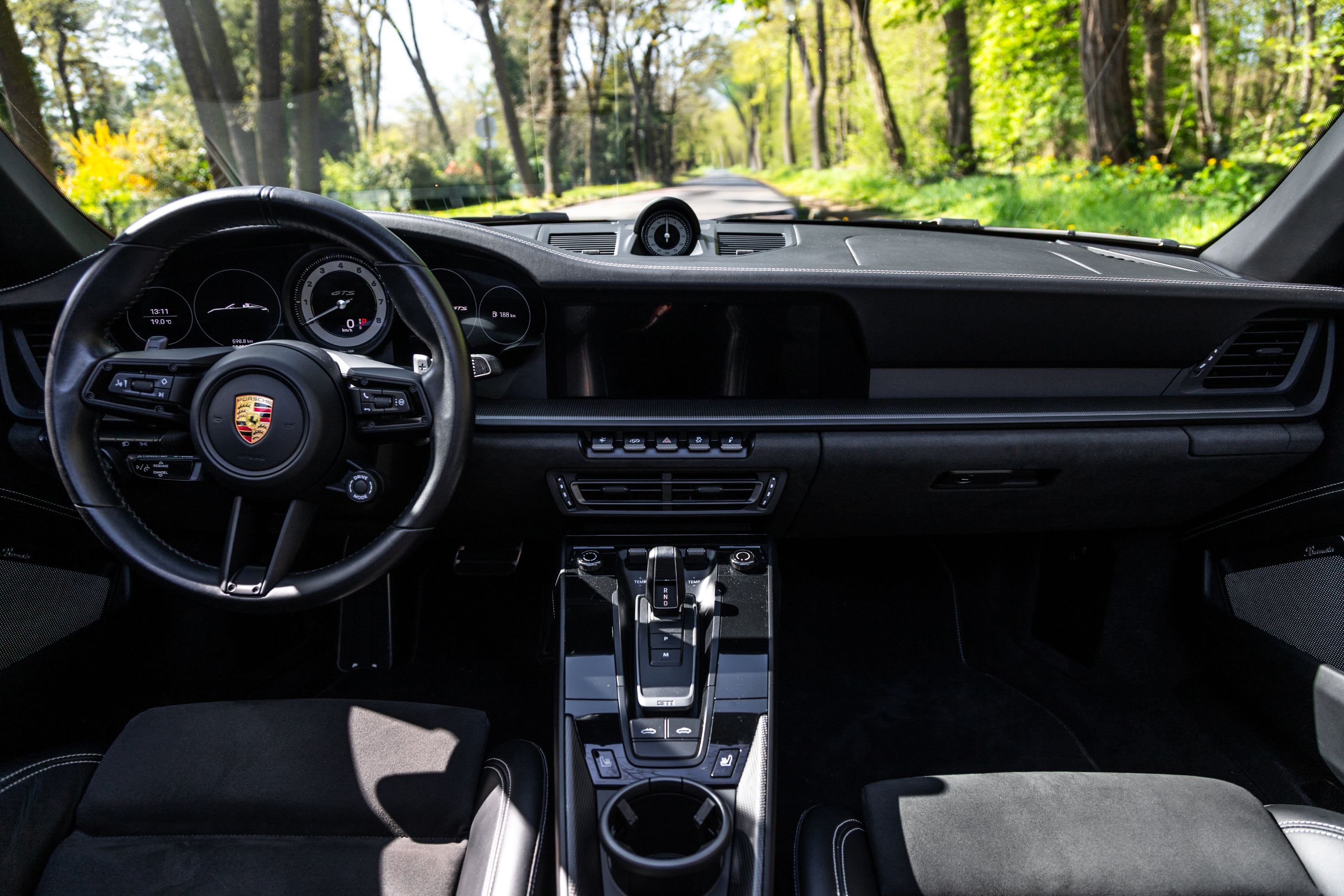 PORSCHE 911 992.1 Targa 4 Gts  2023 occasion intérieur (1)