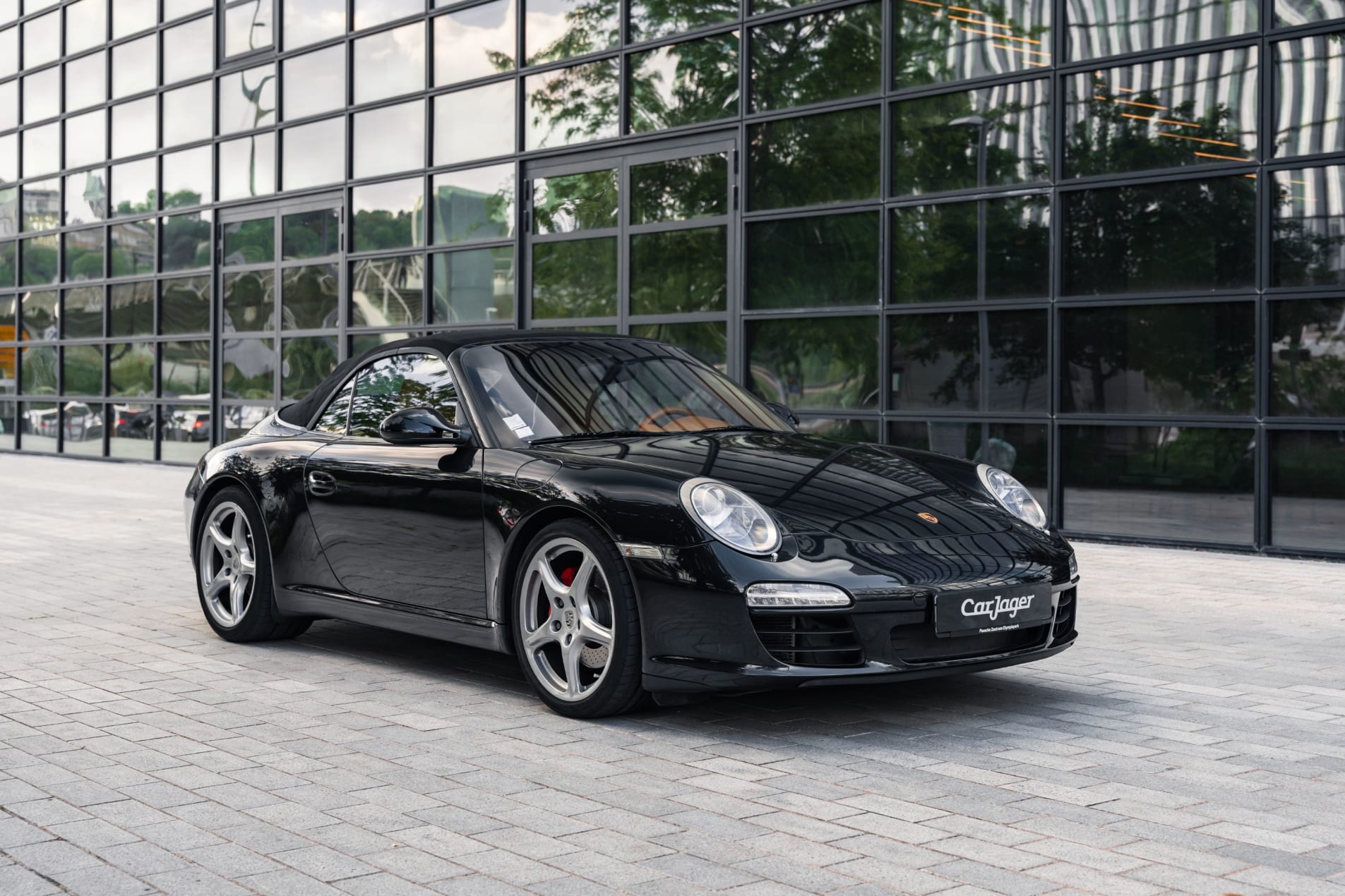 porsche 911 Carrera S Cabriolet0