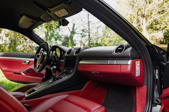 Porsche Cayman 718