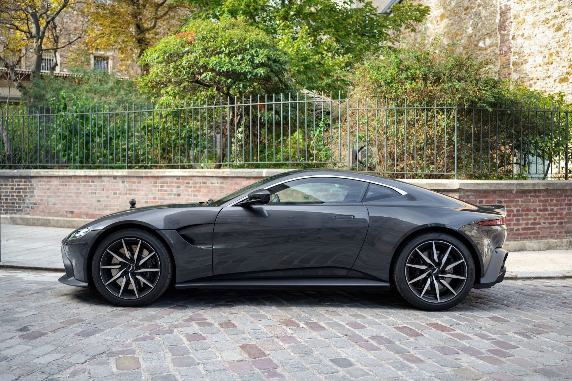 Aston Martin Vantage 2nd Generation V8