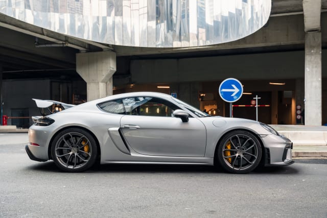 Porsche 718 Cayman Gt4