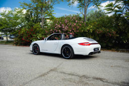 PORSCHE 911 997.2 Carrera 4 GTS 2012