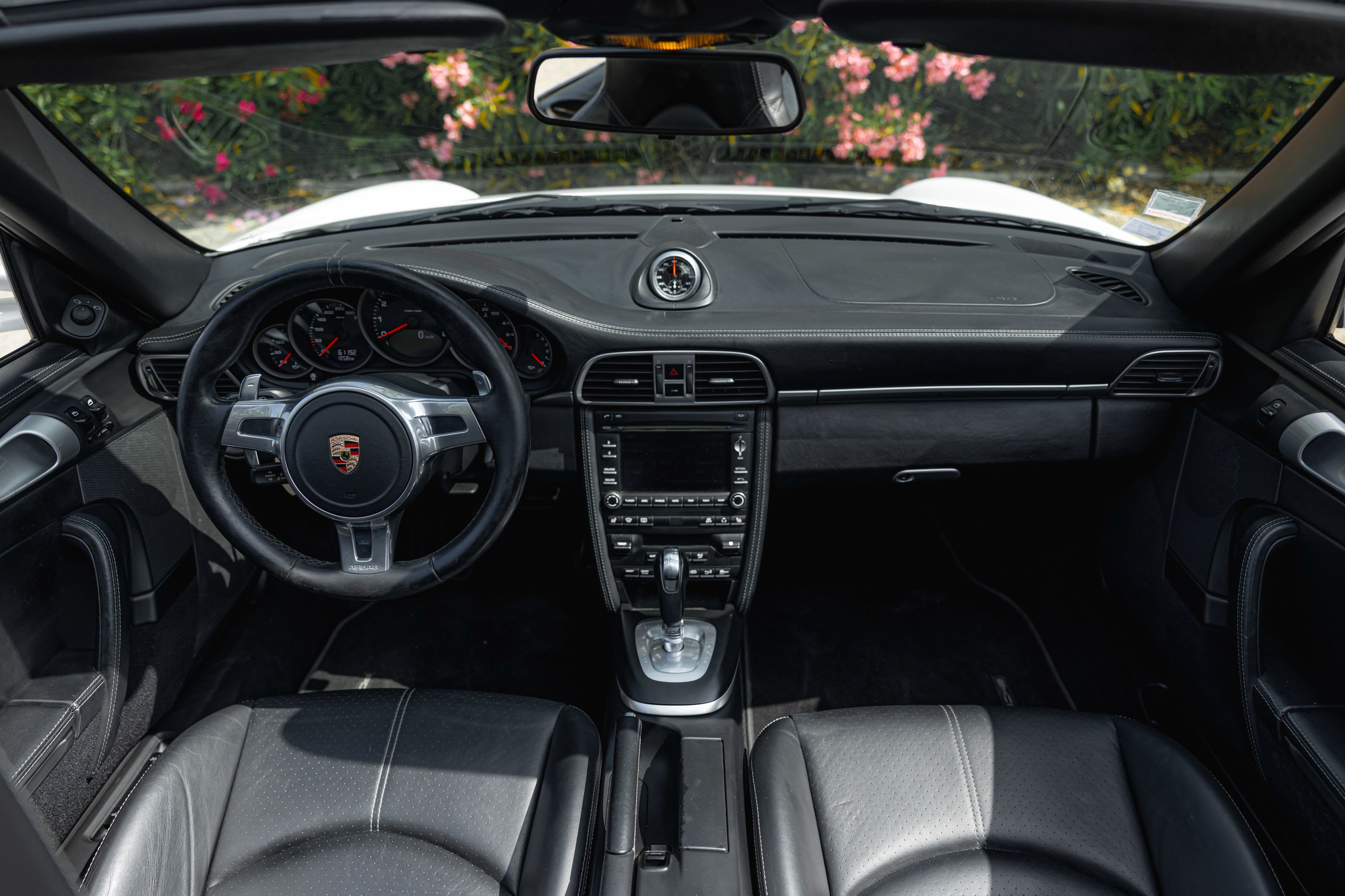 PORSCHE 911 997.2 Carrera 4 Gts 2012 used interior (1)