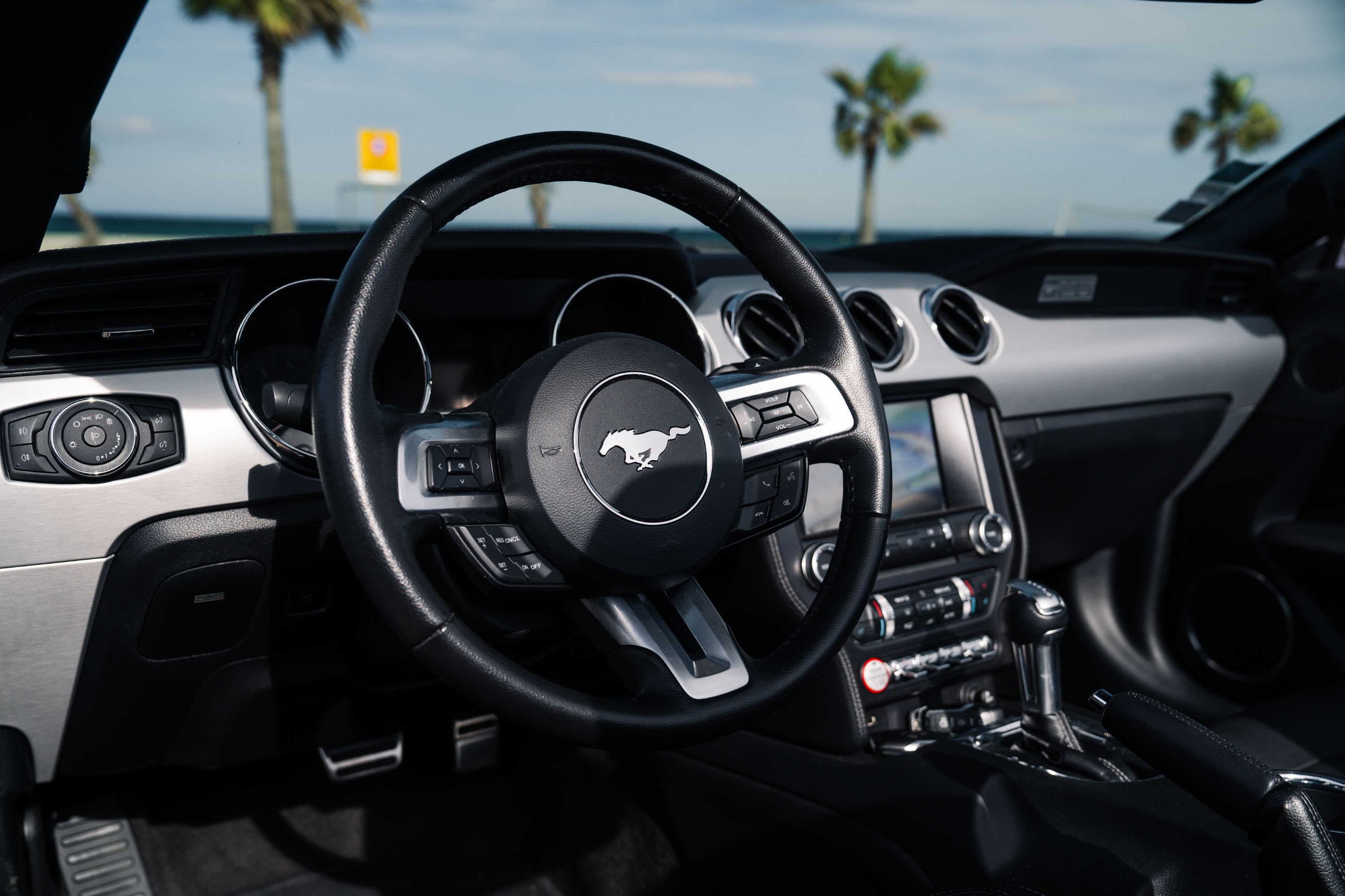 FORD Mustang Gt 5.0 Cabriolet  2015 used interior (1)