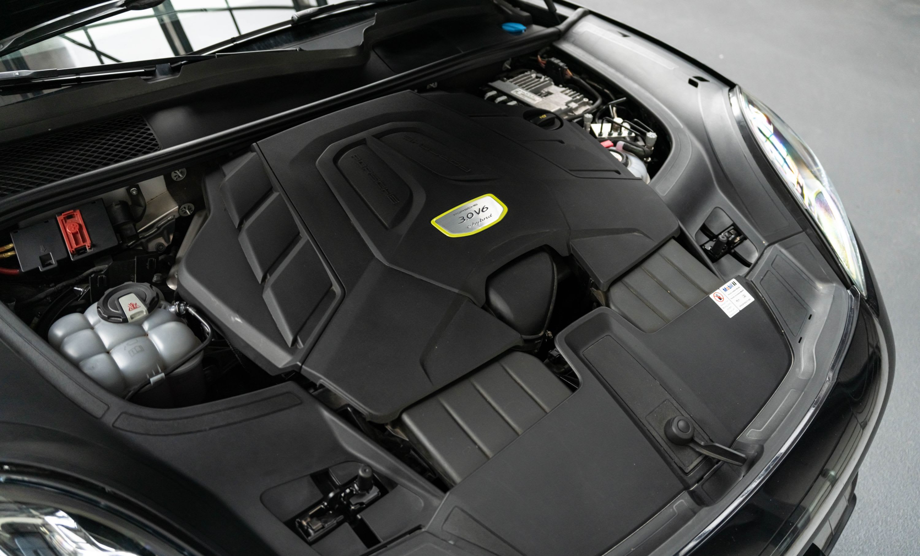 PORSCHE Cayenne 3.0 E-hybrid 2018 used mechanical (1)