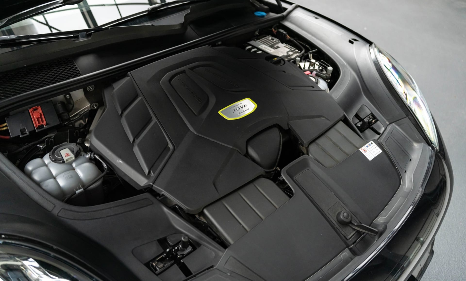 PORSCHE Cayenne 3.0 E-hybrid 2018 used mechanical (1)