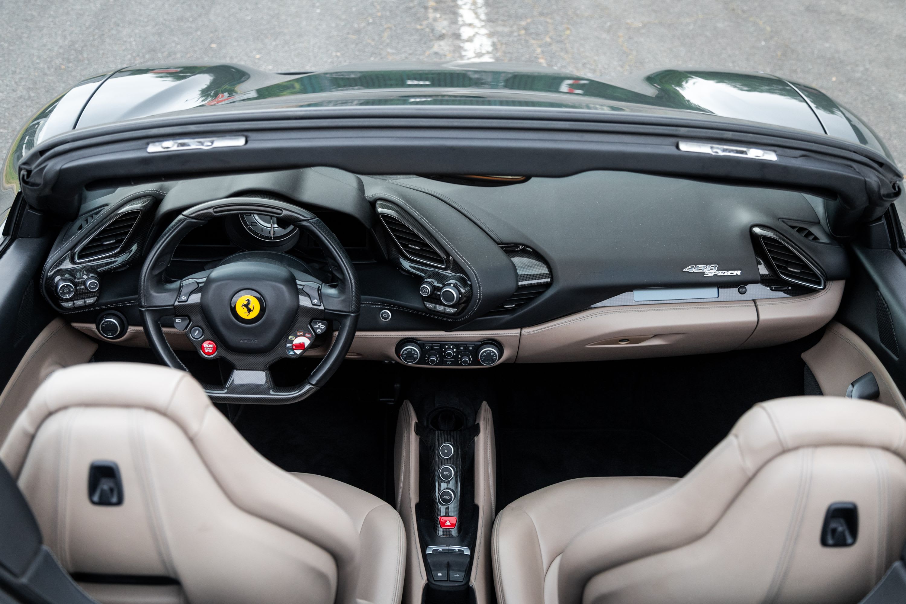 FERRARI 488 Spider  2017 occasion intérieur (1)