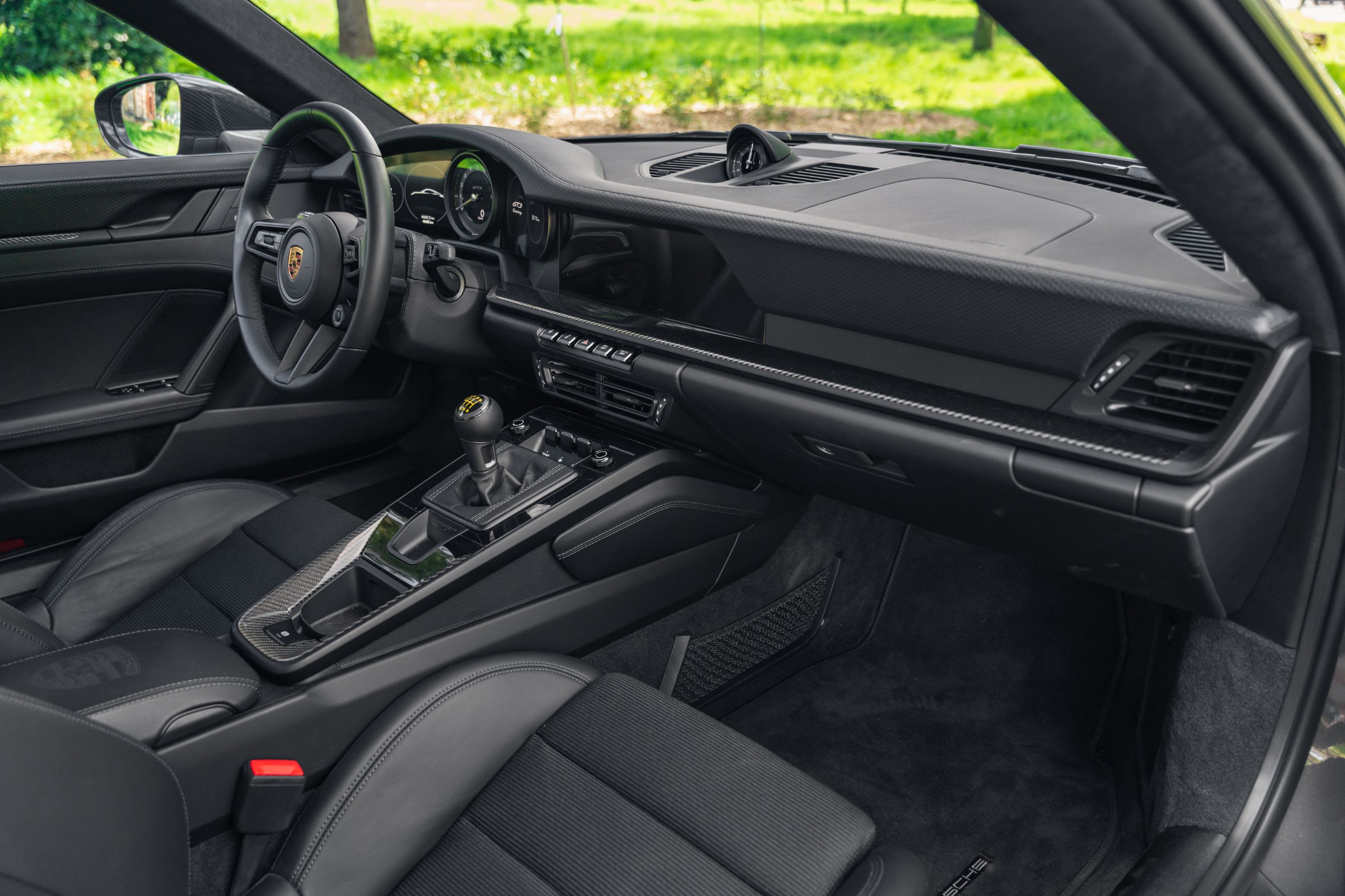PORSCHE 911 992.1 Gt3 Touring 2022 used interior (1)