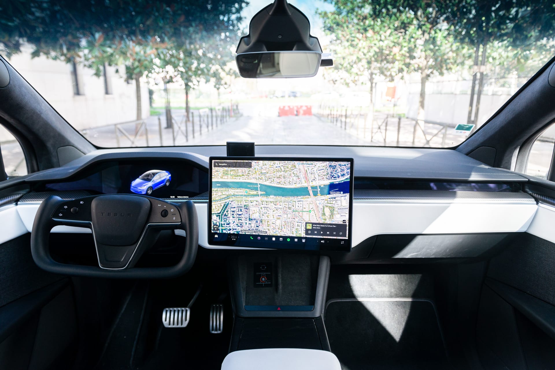 Tesla Model X Plaid