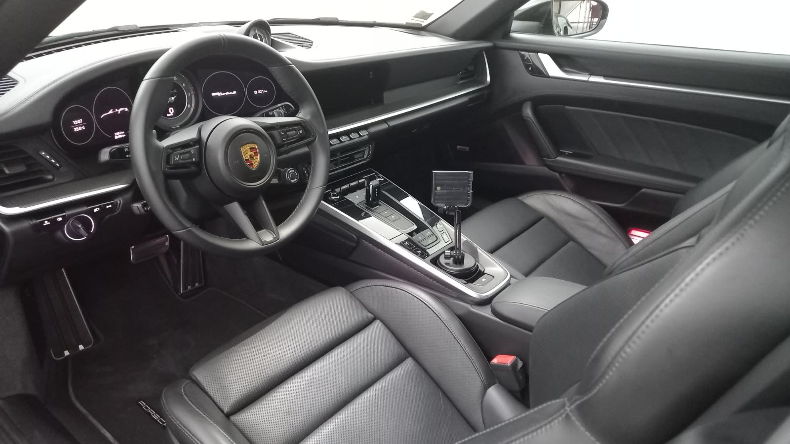 PORSCHE 911 992.1 Turbo S 2020 used interior (1)
