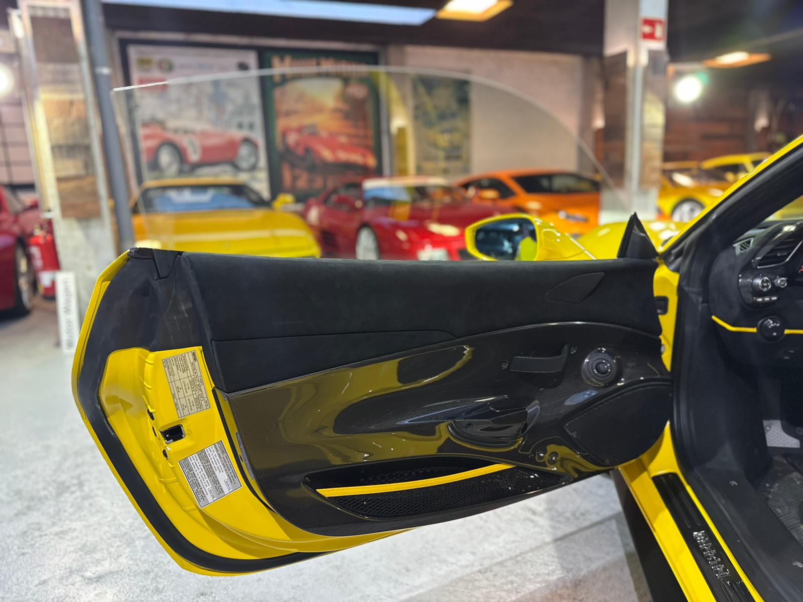 FERRARI 488 Pista 2020 used interior (1)