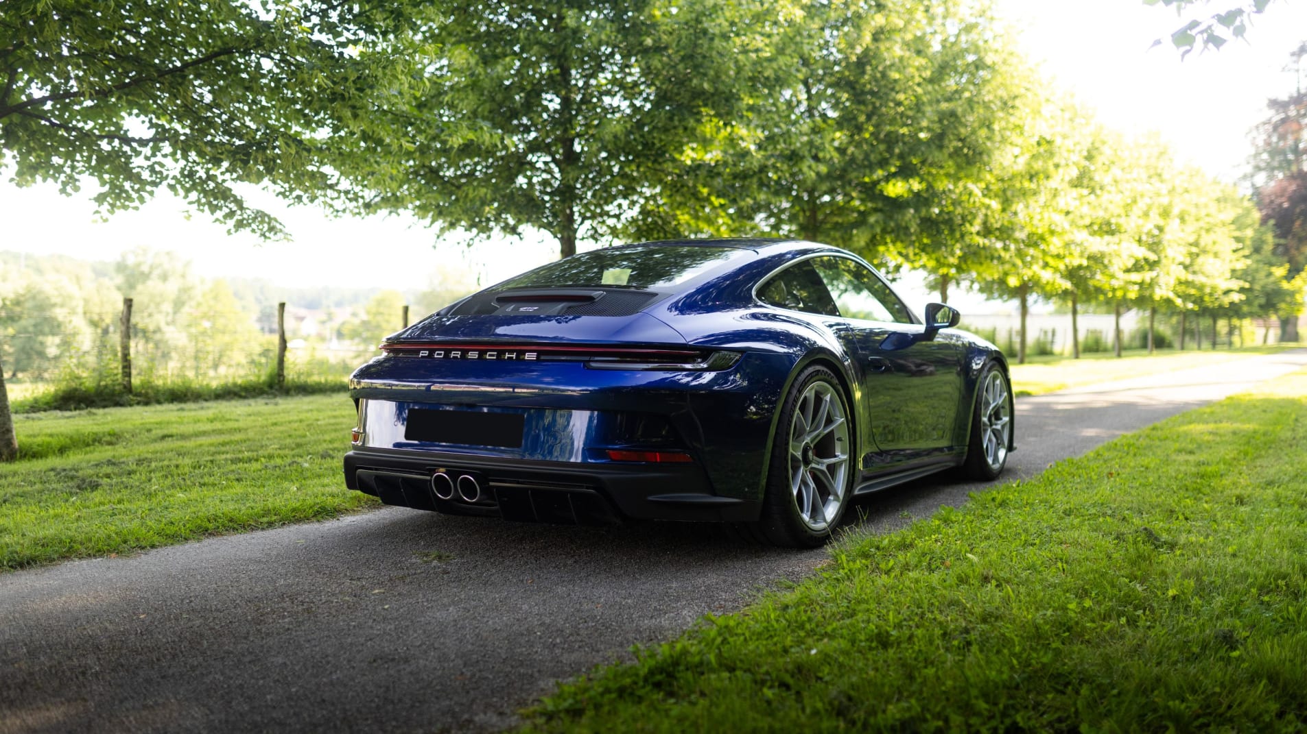 PORSCHE 911 992 GT3 Touring 2021