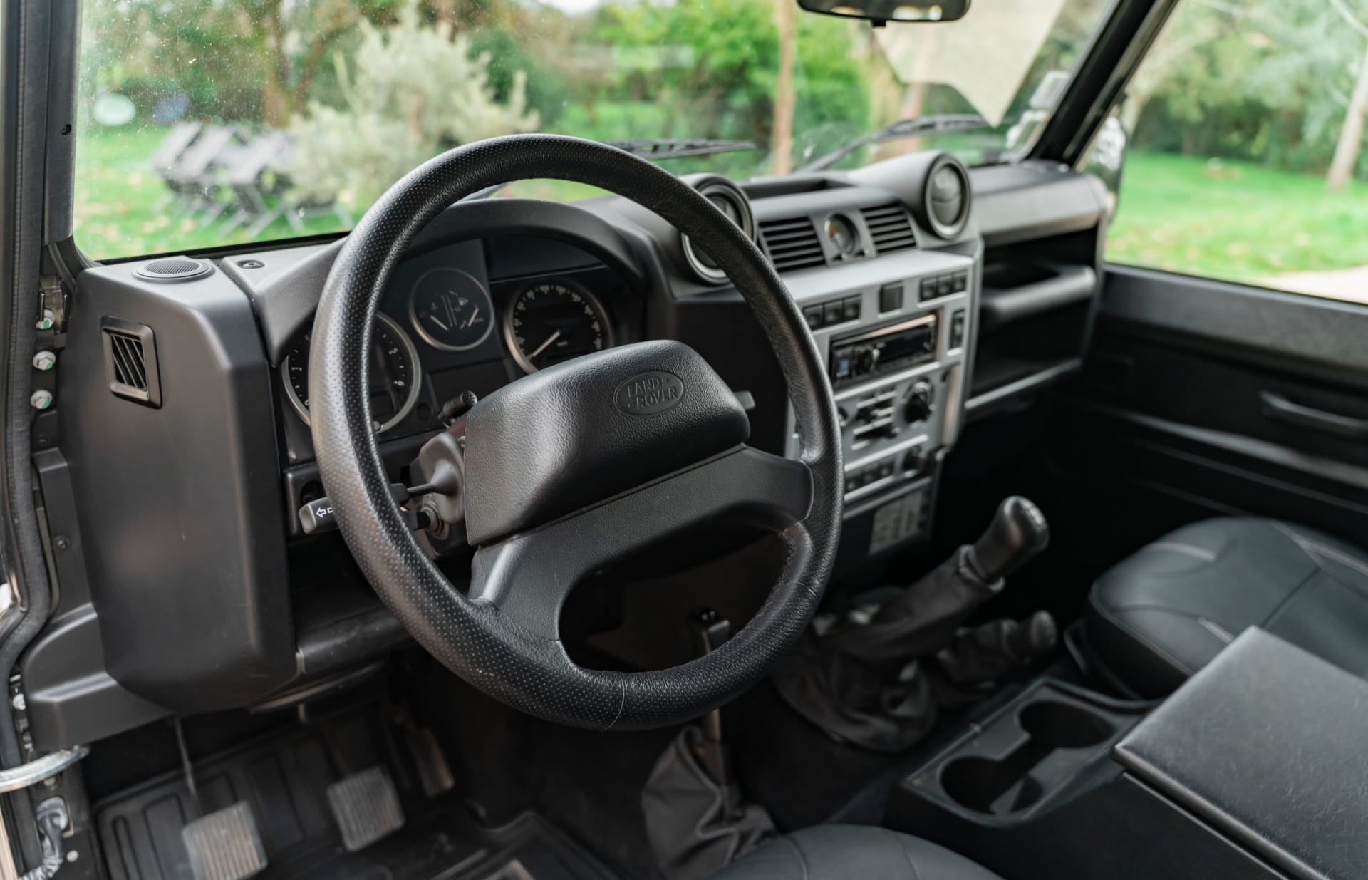 Land Rover Defender  