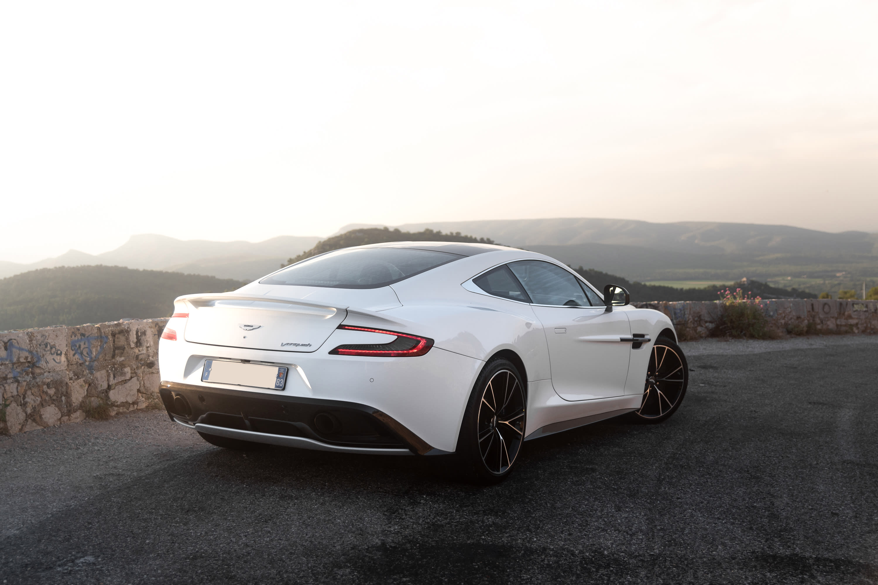 ASTON MARTIN Vanquish 2nd Generation V12 2014 used exterior (2)