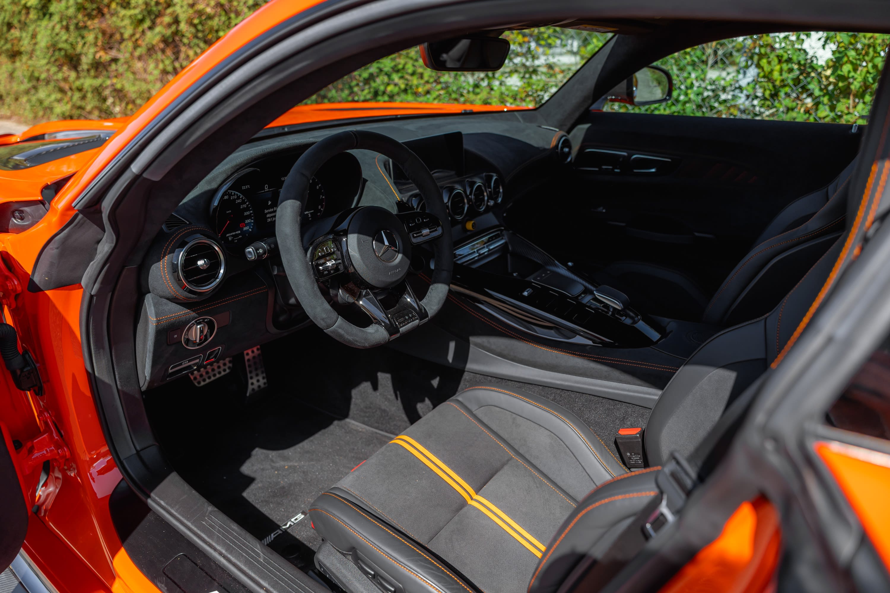MERCEDES BENZ Amg Gt Black Series 2022 used interior (1)