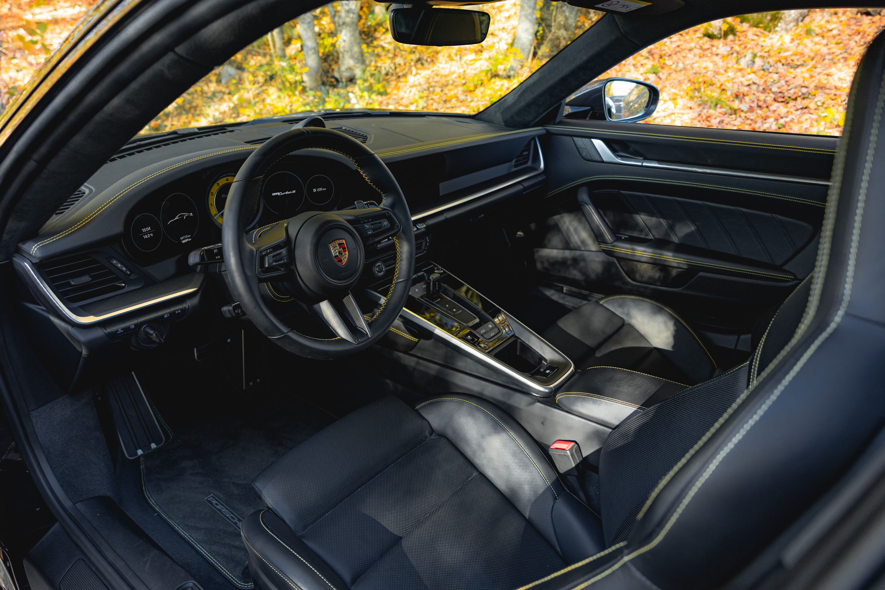 PORSCHE 911 992.1 Turbo S 2024 used interior (1)