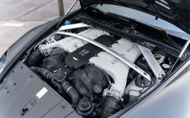 ASTON MARTIN Vantage Roadster 2016 used car