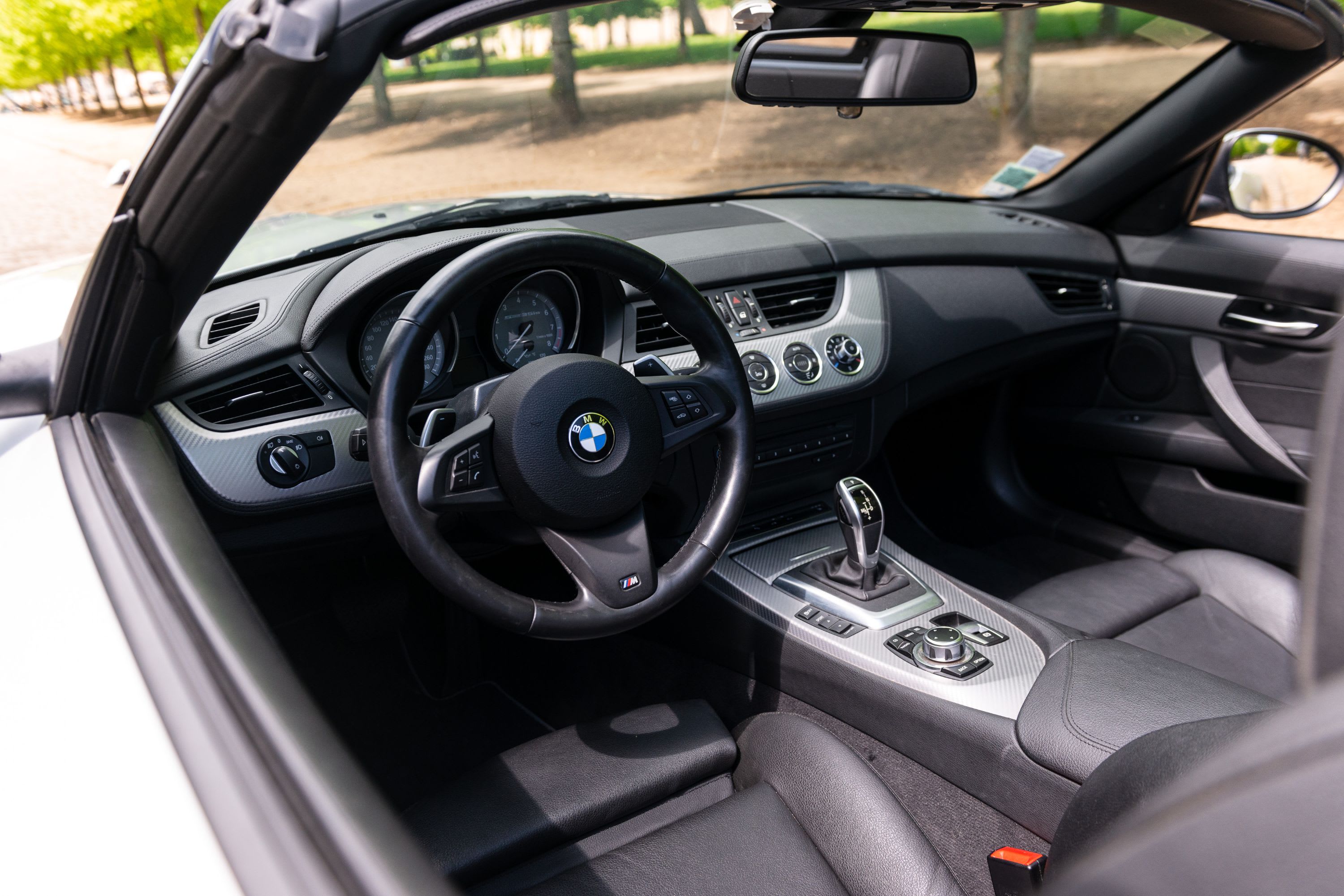 BMW Z4 Sdrive 35is 2012 used interior (1)