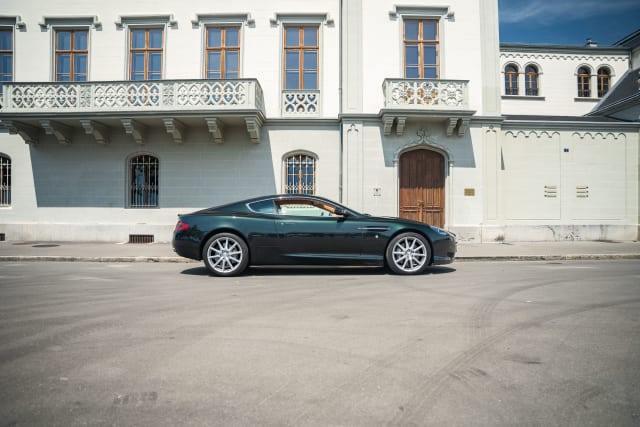 Aston Martin Db9